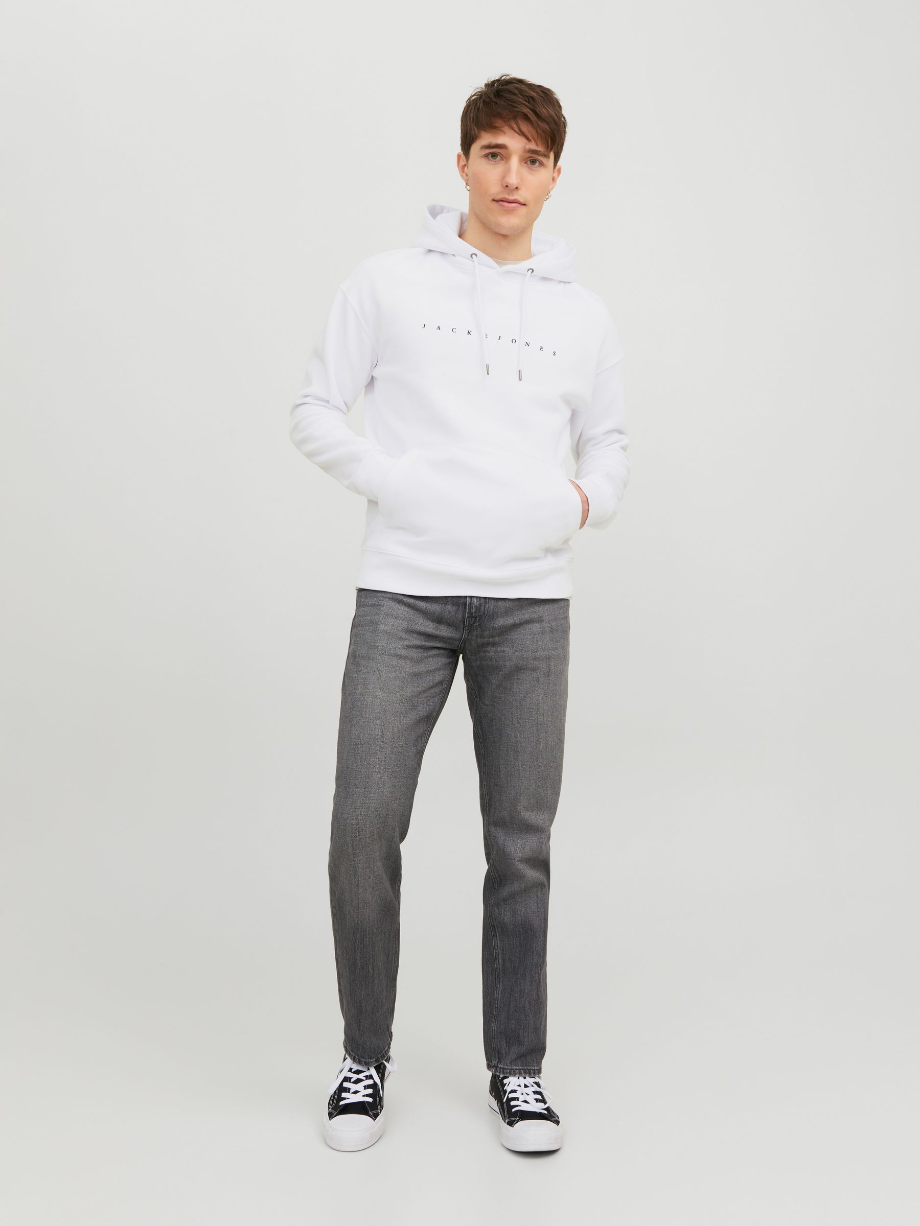 JACK&JONES_FallWinter2023_4215780_12233972_5.jpg Bequemer Kapuzenpullover mit dezentem Schriftzug Robust
