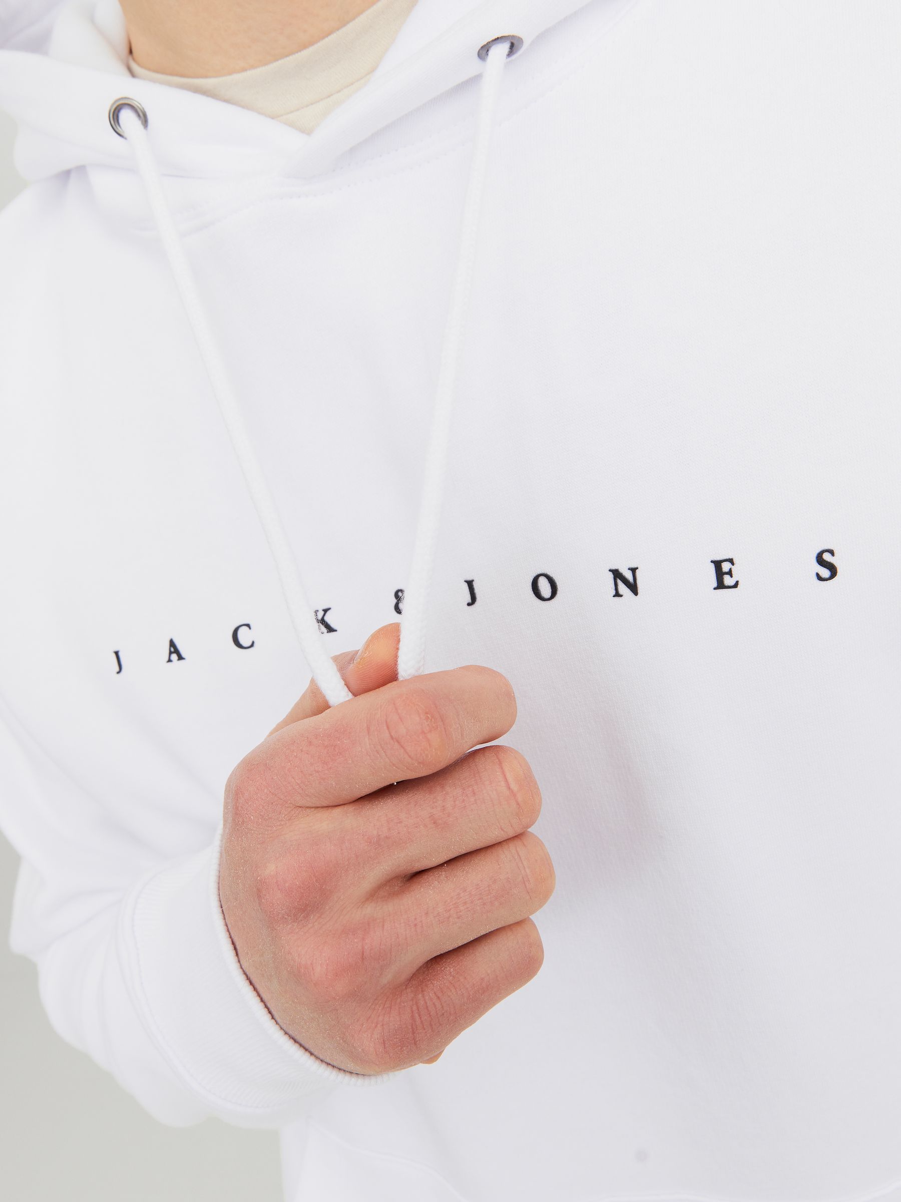 JACK&JONES_FallWinter2023_4215780_12233972_7.jpg Bequemer Kapuzenpullover mit dezentem Schriftzug Robust