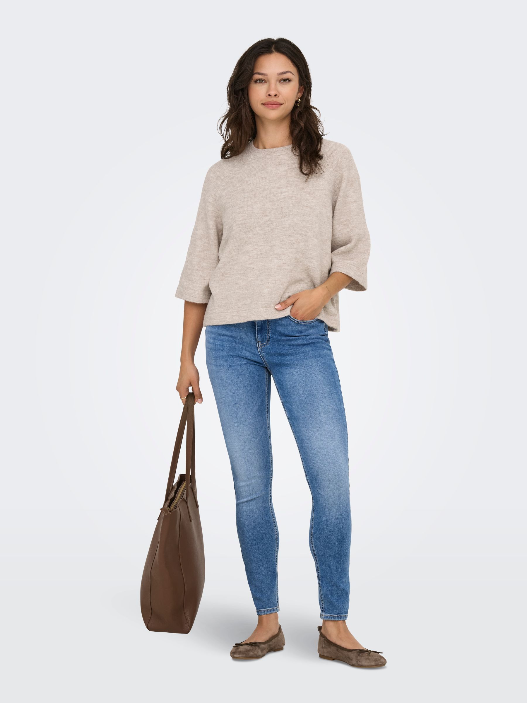 ONLY_SpringSummer2024_4602440_15333199_5.jpg Lässiger Pullover mit 3/4-Ärmeln und Rundhals