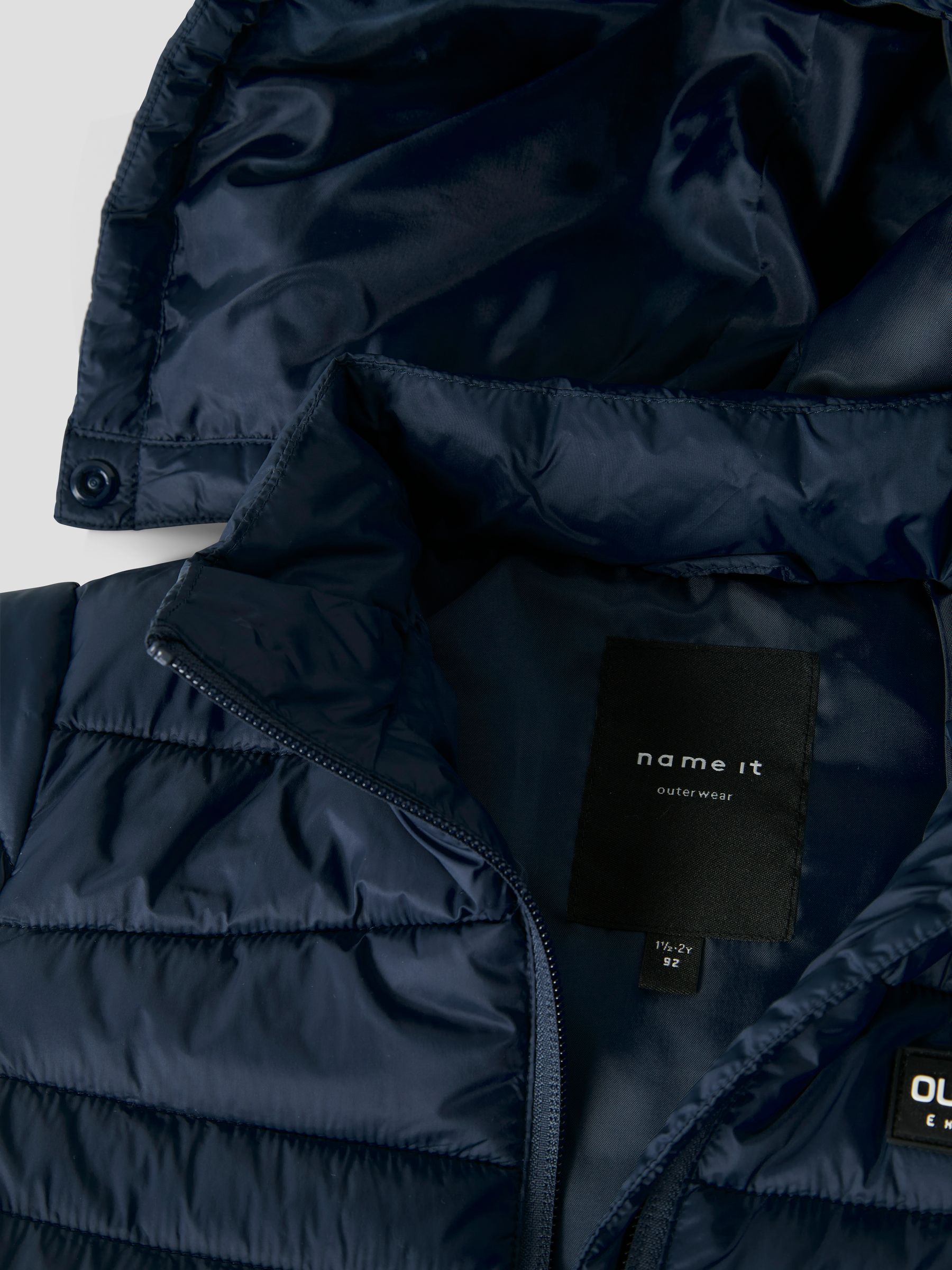 NAME-IT_NOOS2025_4728350_13241671_2.jpg Wattierte Kapuzenjacke mit Fronttaschen