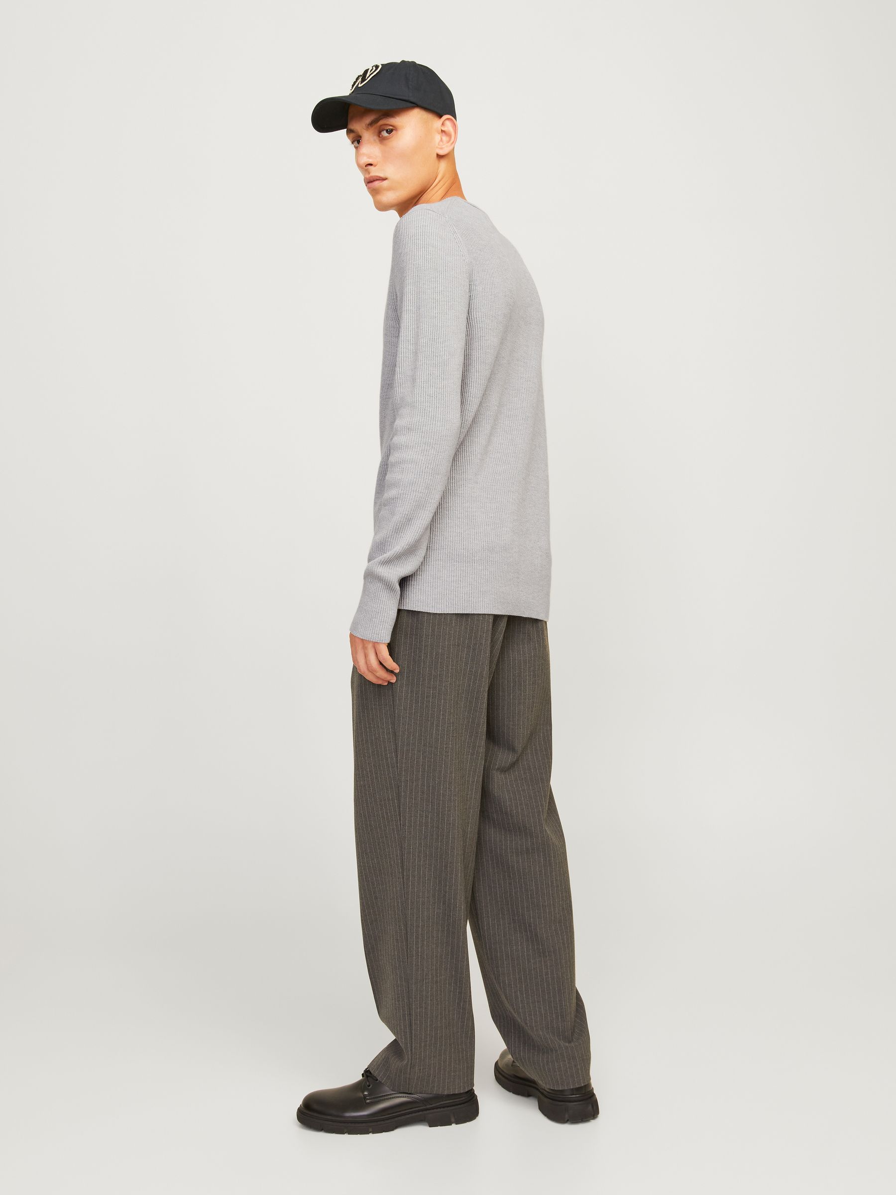 JACK&JONES_FallWinter2024_4507864_12257771_4.jpg Gemütlicher Strickpullover mit Rundhals für Herbst
