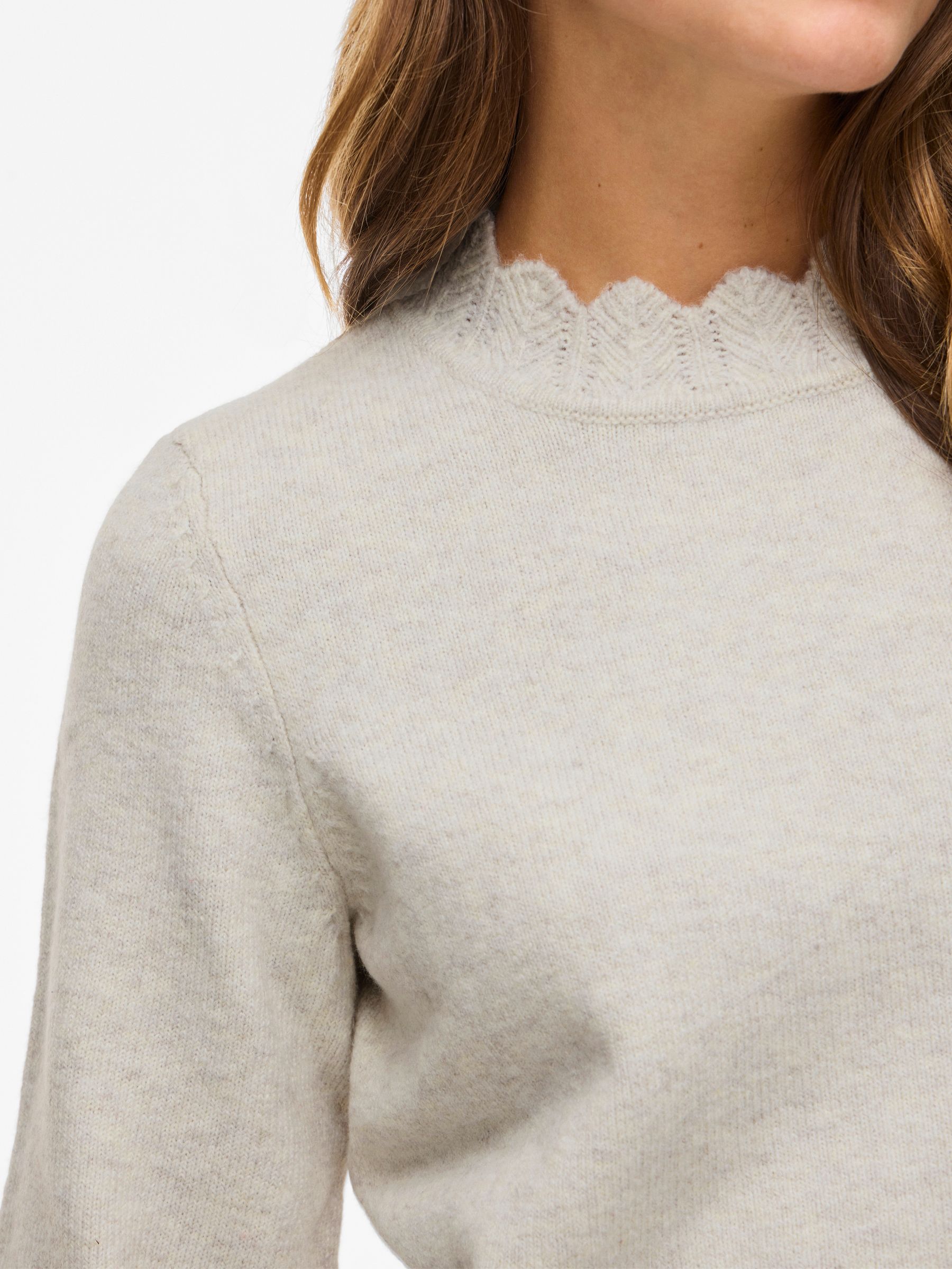 VILA_NOOS2025_4795903_14106419_7.jpg Stylischer Pullover mit Strickmuster