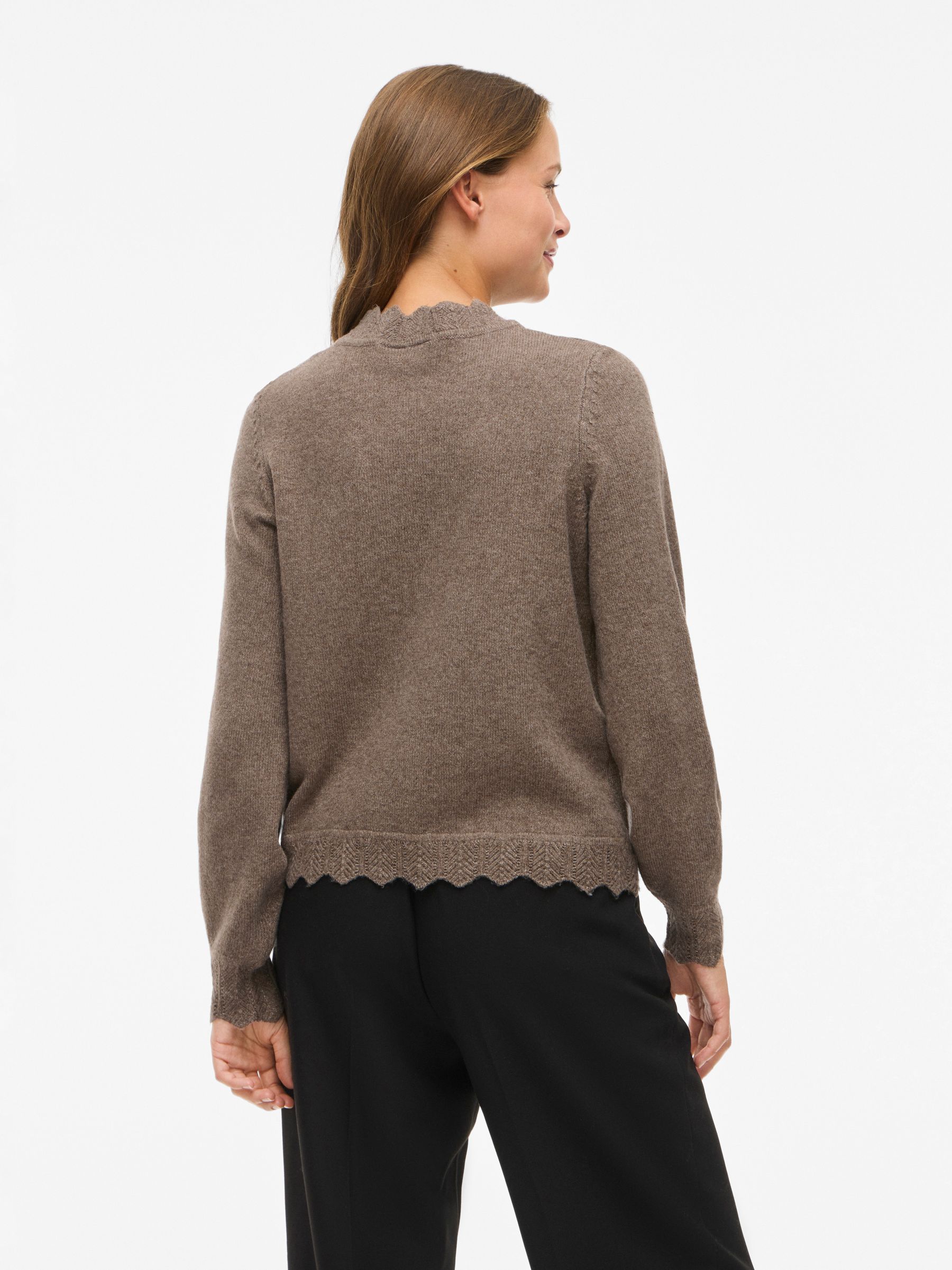 VILA_NOOS2025_4848630_14106419_4.jpg Stylischer Pullover mit Strickmuster