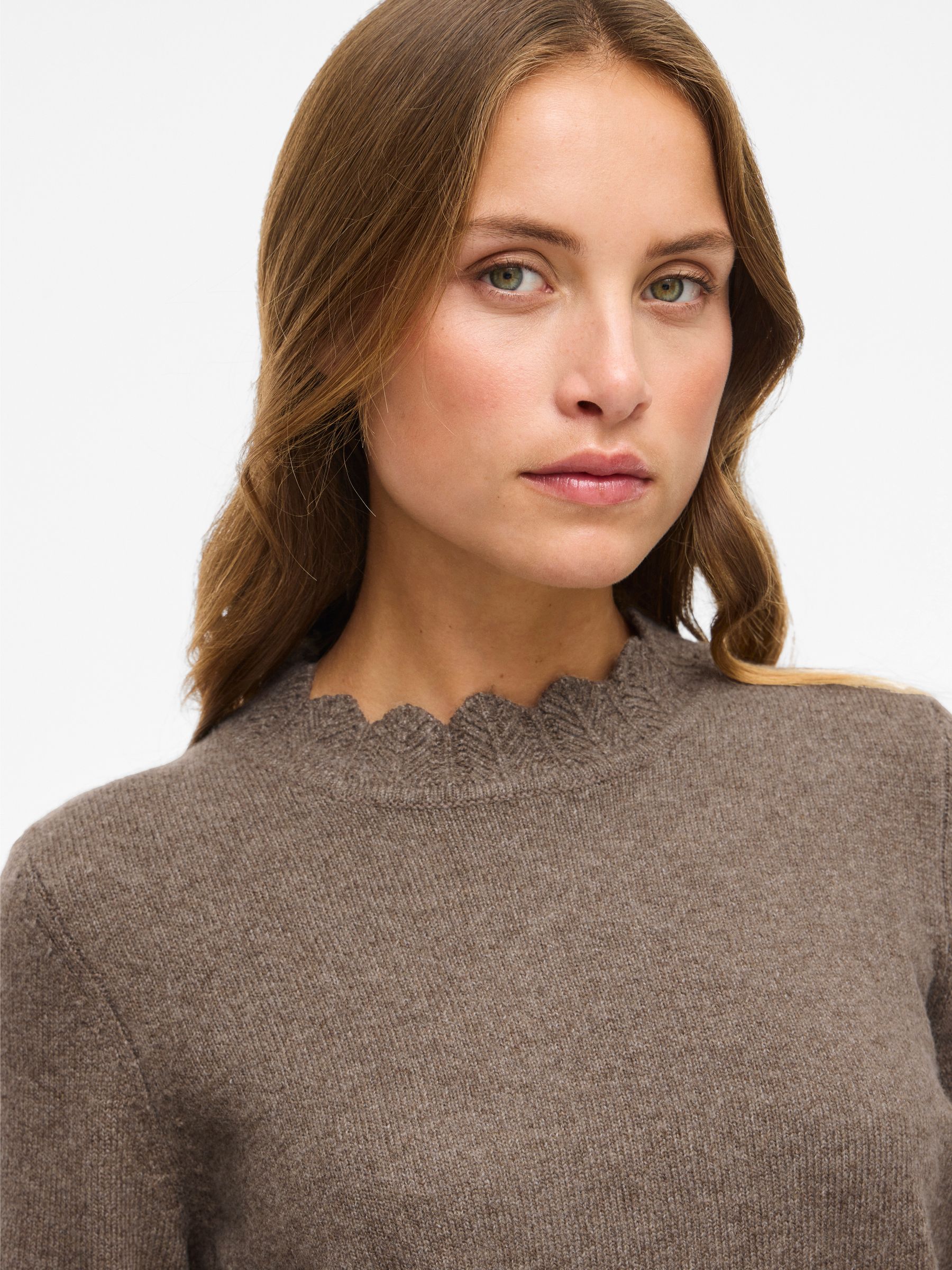 VILA_NOOS2025_4848630_14106419_6.jpg Stylischer Pullover mit Strickmuster