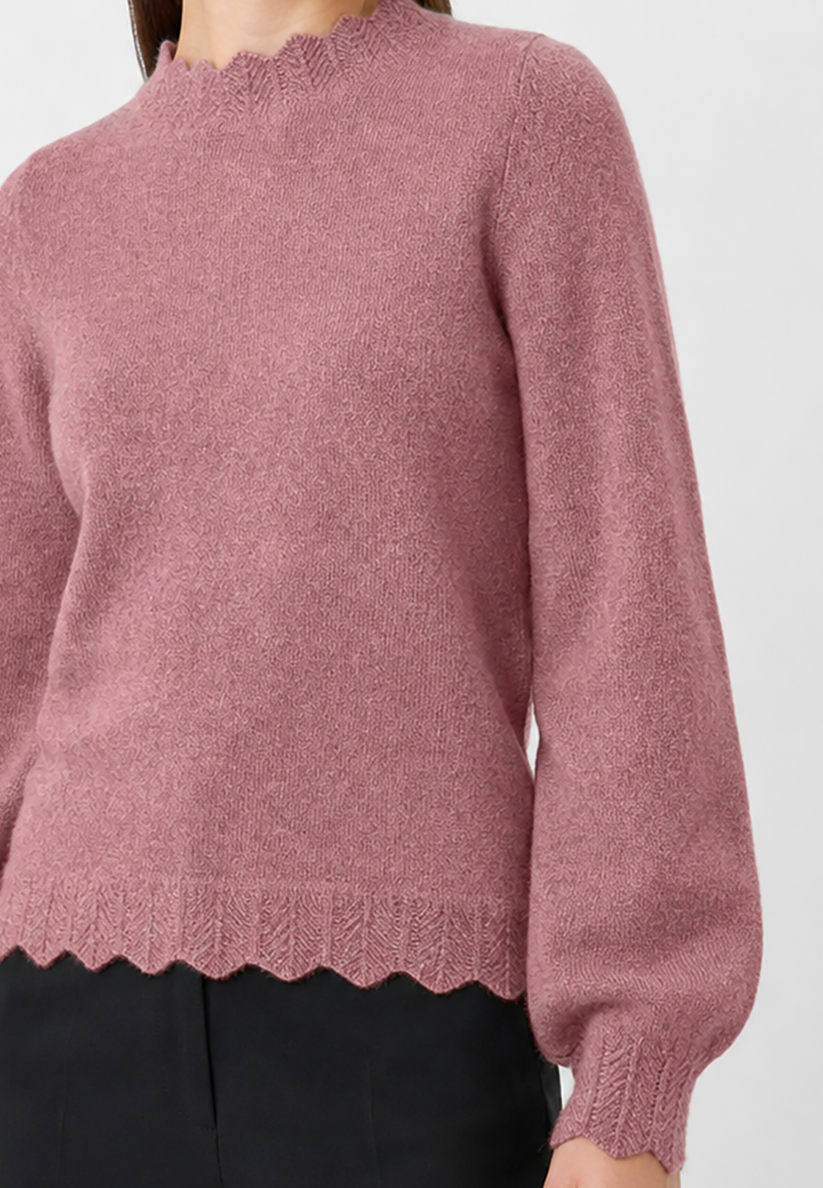 Stylischer Pullover mit Strickmuster Stylischer Pullover mit Strickmuster