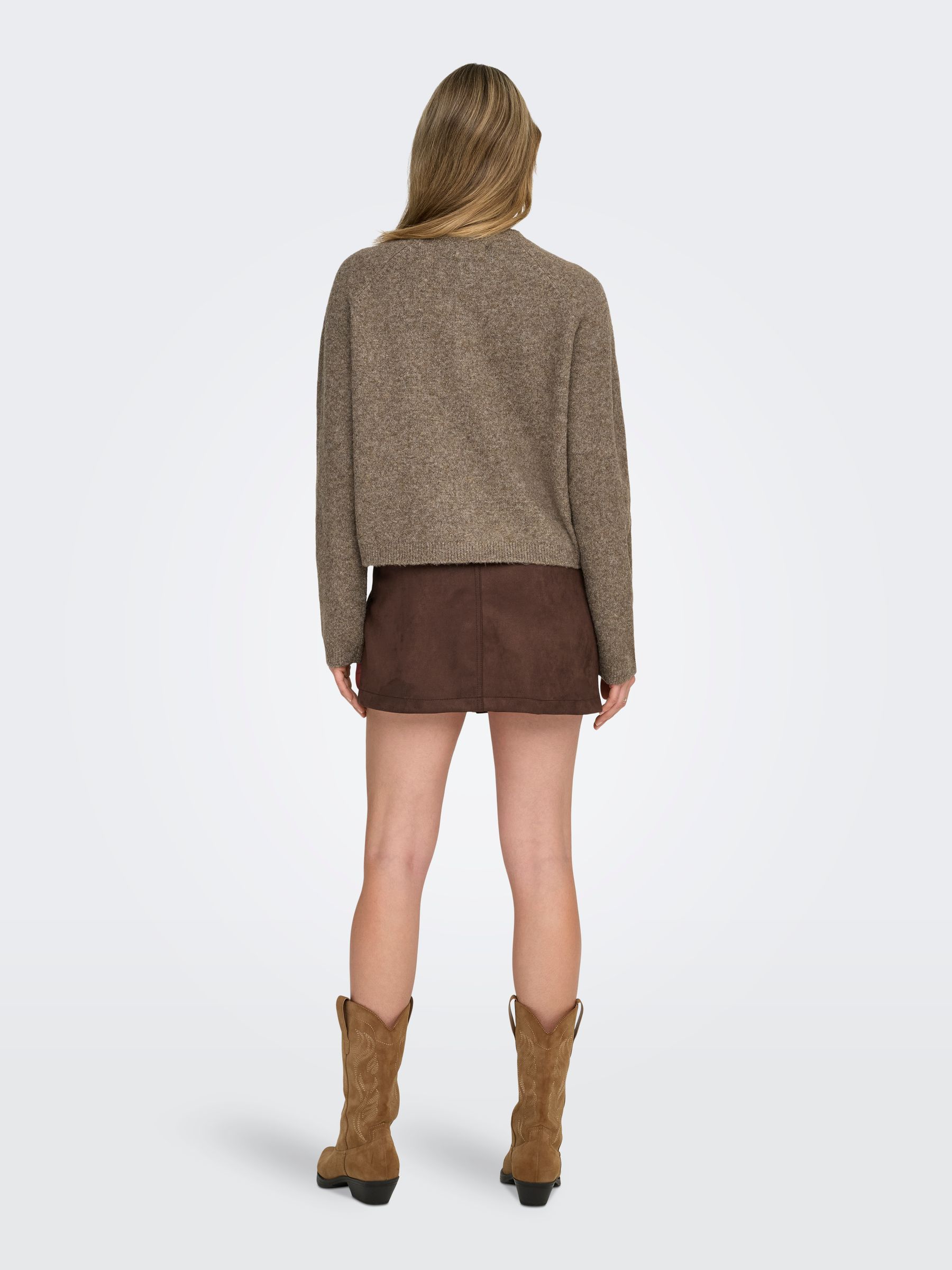 15344118_4963699_7.jpg Strickcardigan mit Knöpfen und aufgesetzten Taschen