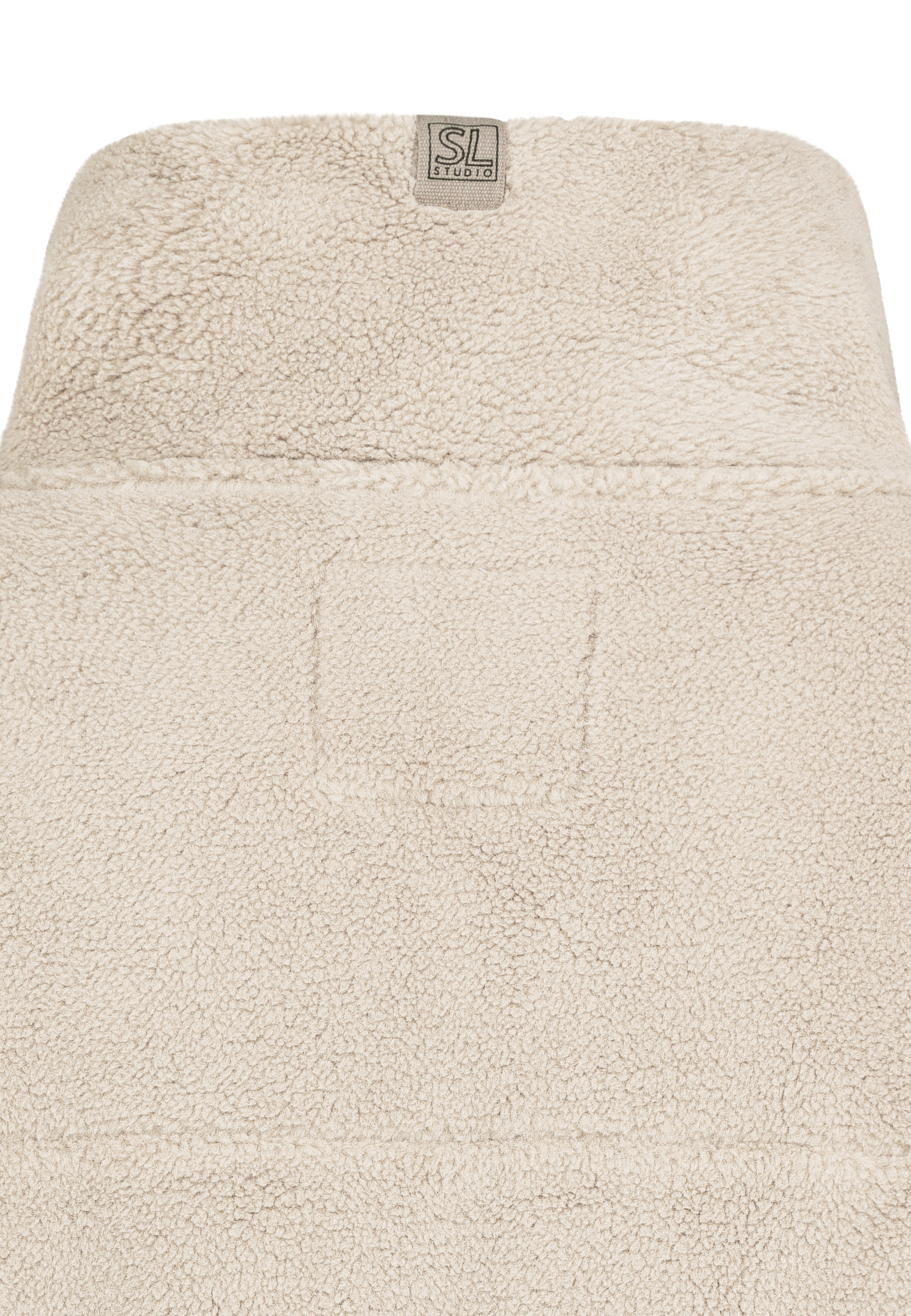 D20004M02628C1_20200_D2.jpg Flauschige Jacke mit aufgesetzte Taschen Teddy