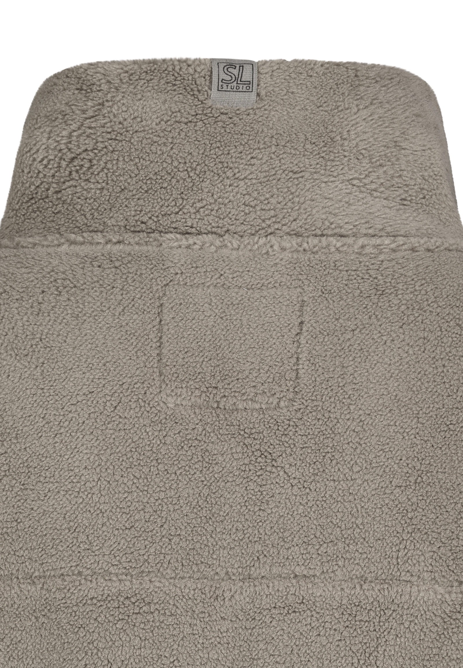 D20004M02628C3_20400_D2.jpg Flauschige Jacke mit aufgesetzte Taschen Teddy