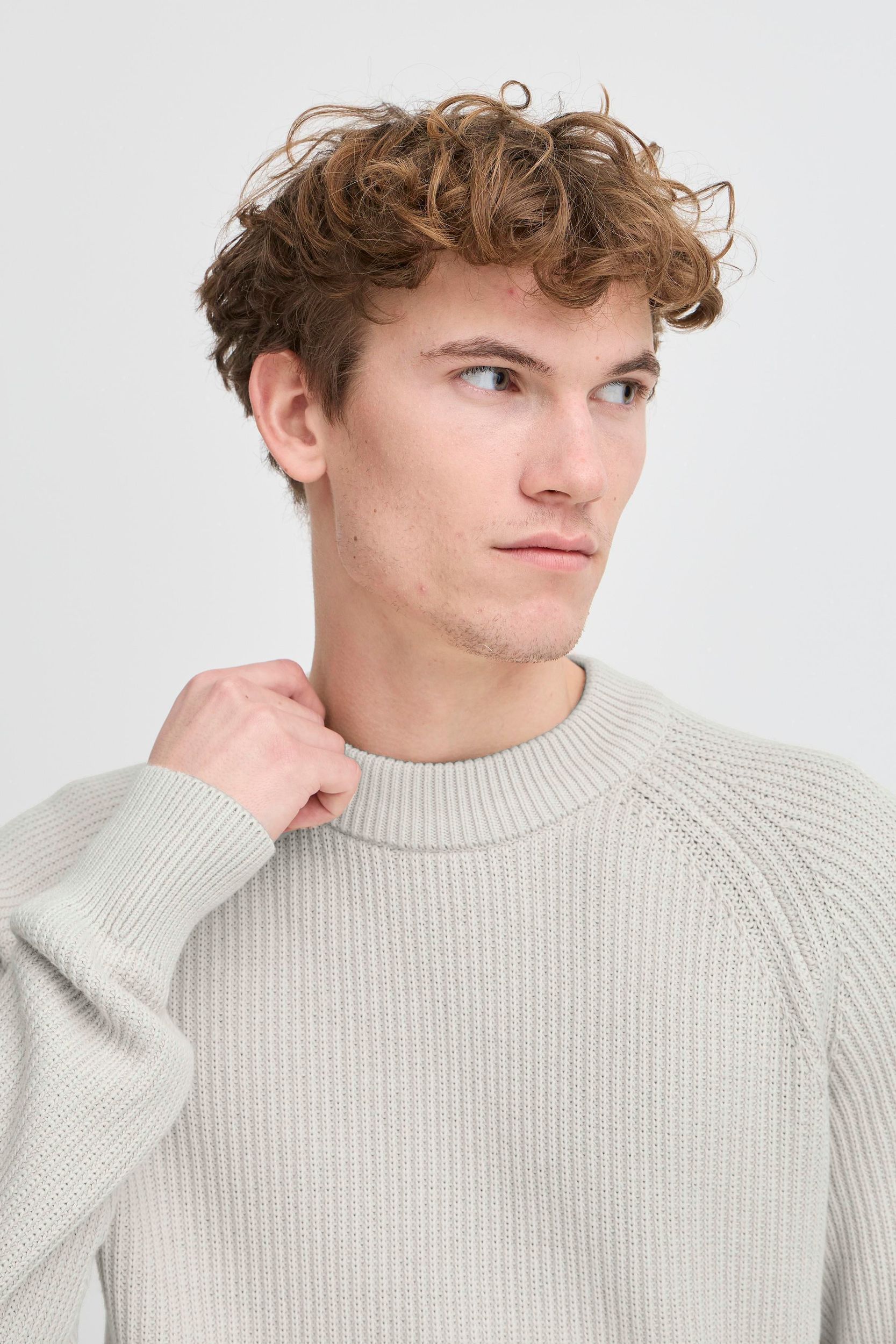 20504998_140002_350.jpg Gemütlicher Strickpullover mit langen Ärmeln