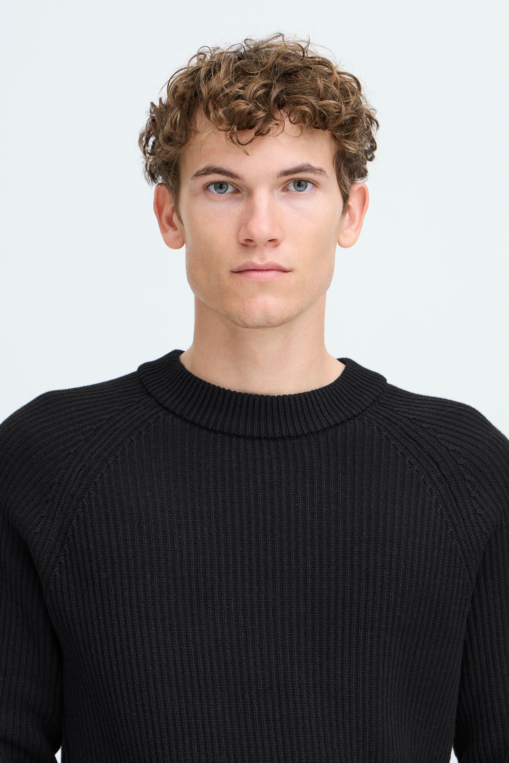 20504998_193911_350.jpg Gemütlicher Strickpullover mit langen Ärmeln
