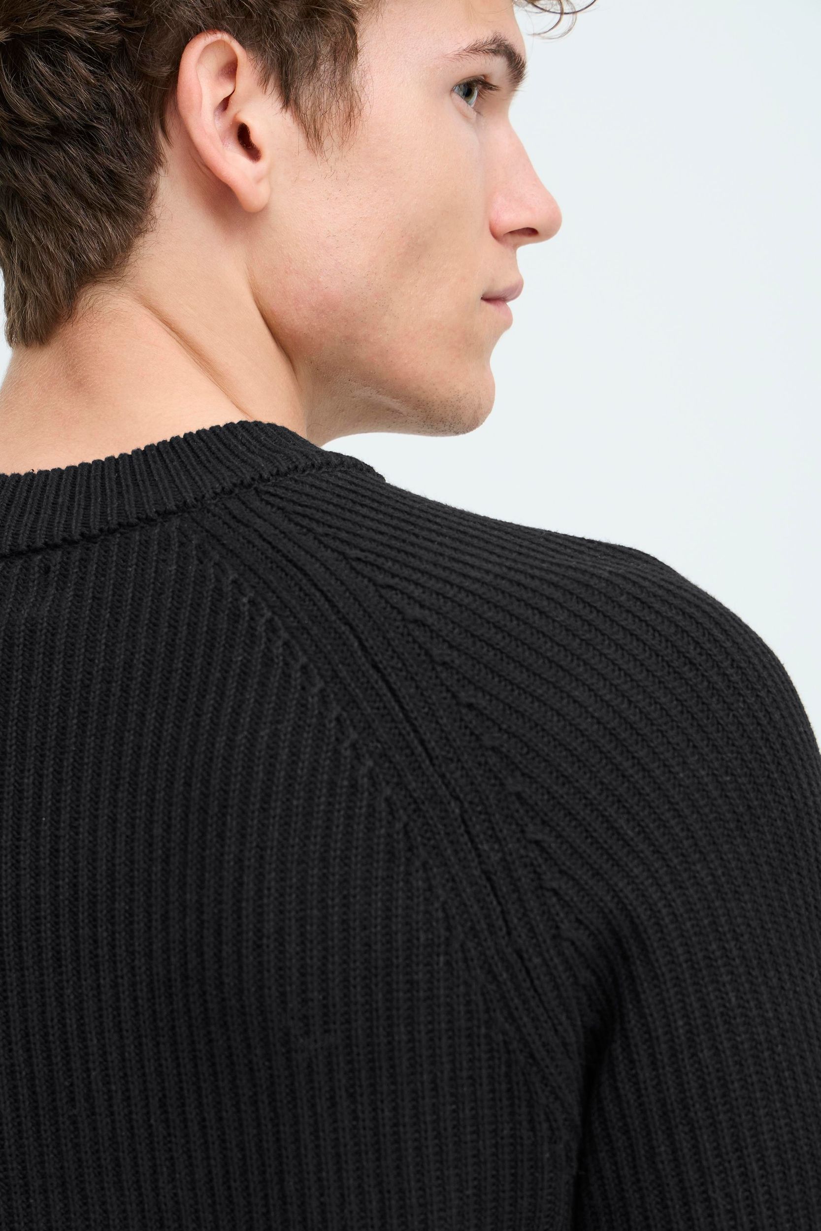 20504998_193911_360.jpg Gemütlicher Strickpullover mit langen Ärmeln