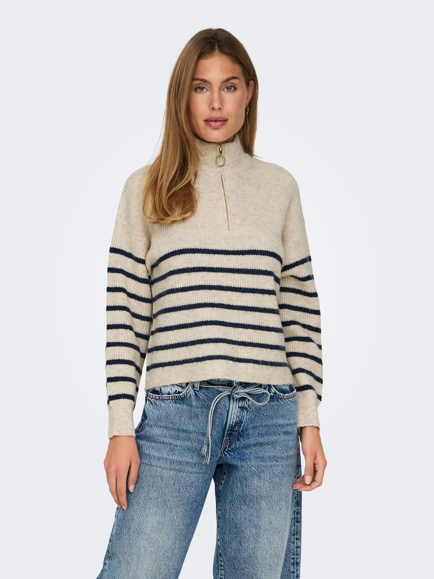 15282472_4143107_3.jpg Gestreifter Pullover mit Reißverschluss und Stehkragen