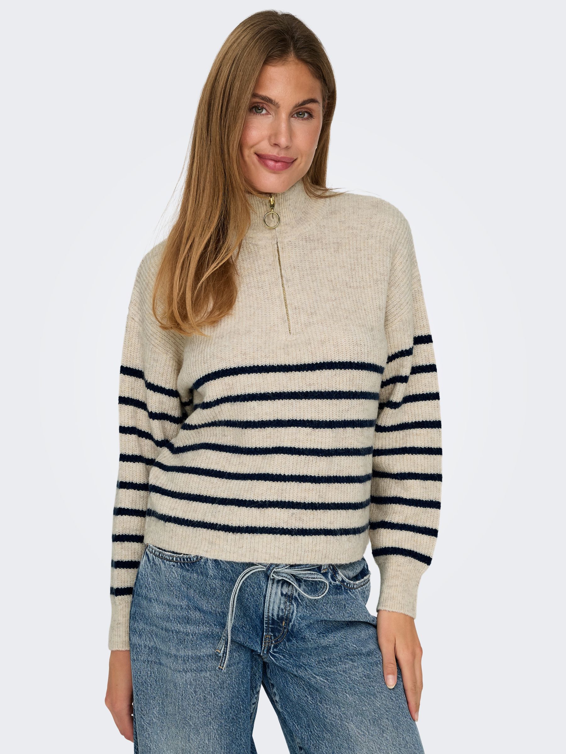 15282472_4143107_6.jpg Gestreifter Pullover mit Reißverschluss und Stehkragen