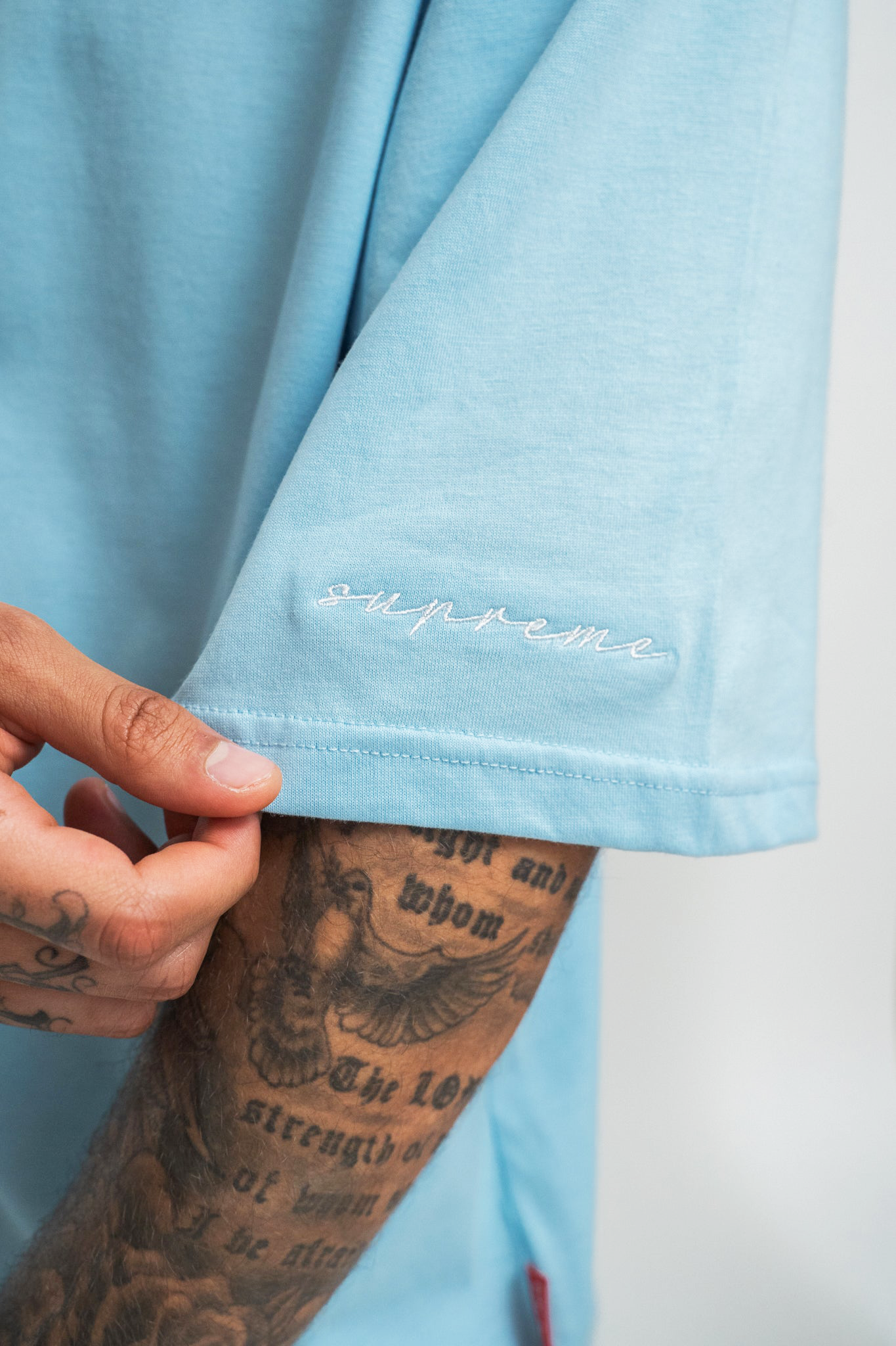 T-Shirt mit Signature Stickerei Weit Oversize T-Shirt mit Signature Stickerei Weit Oversize