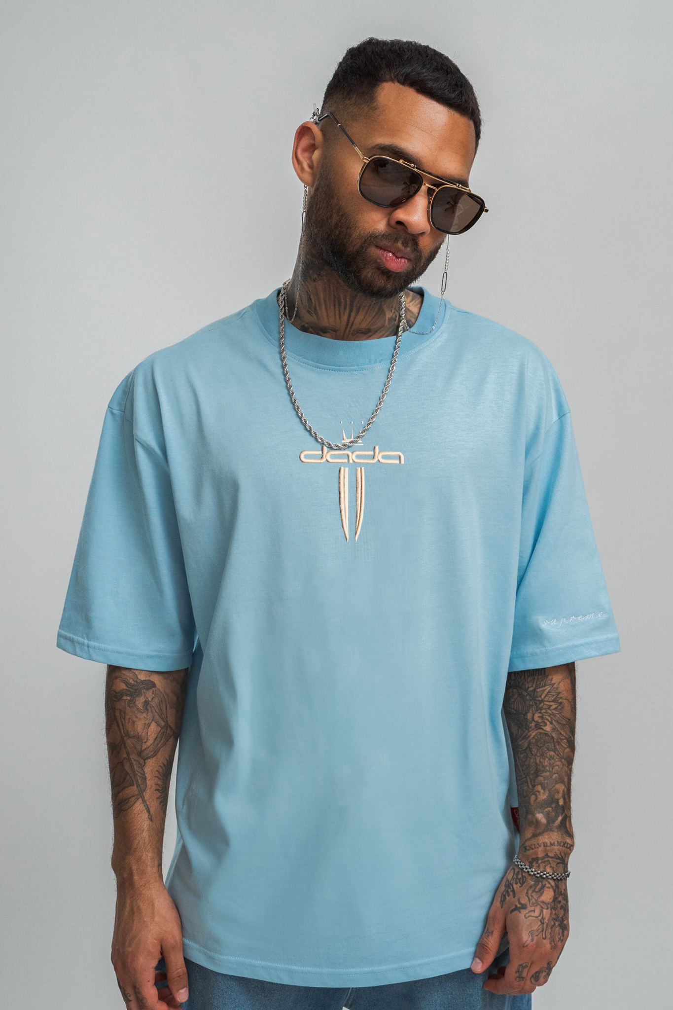 T-Shirt mit Signature Stickerei Weit Oversize T-Shirt mit Signature Stickerei Weit Oversize