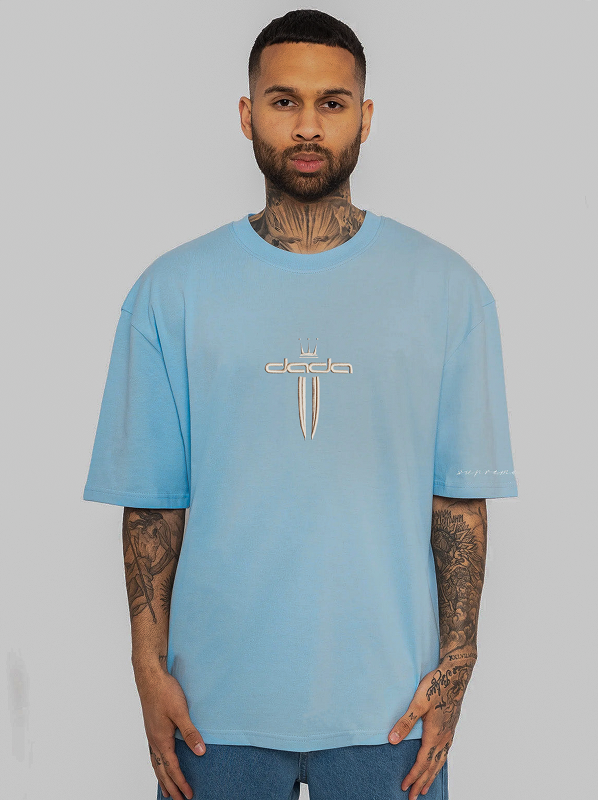 T-Shirt mit Signature Stickerei Weit Oversize T-Shirt mit Signature Stickerei Weit Oversize