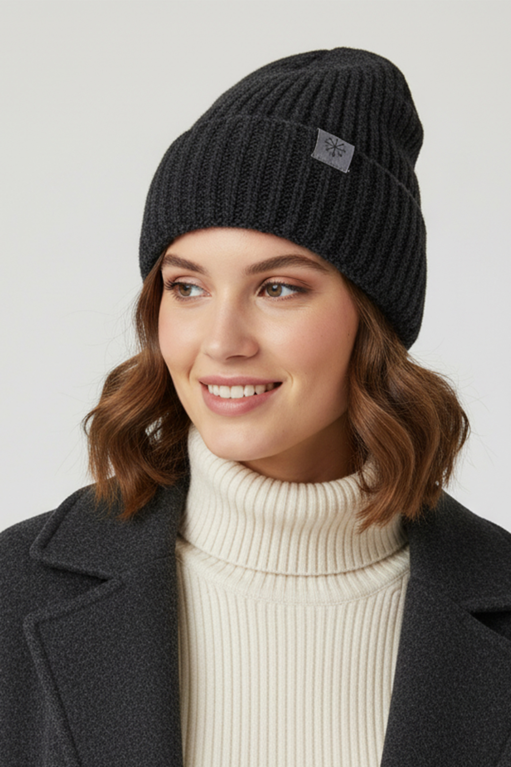 Strickmütze Warm Flauschig mit dezenter Schneeflocke Strickmütze Warm Flauschig mit dezenter Schneeflocke