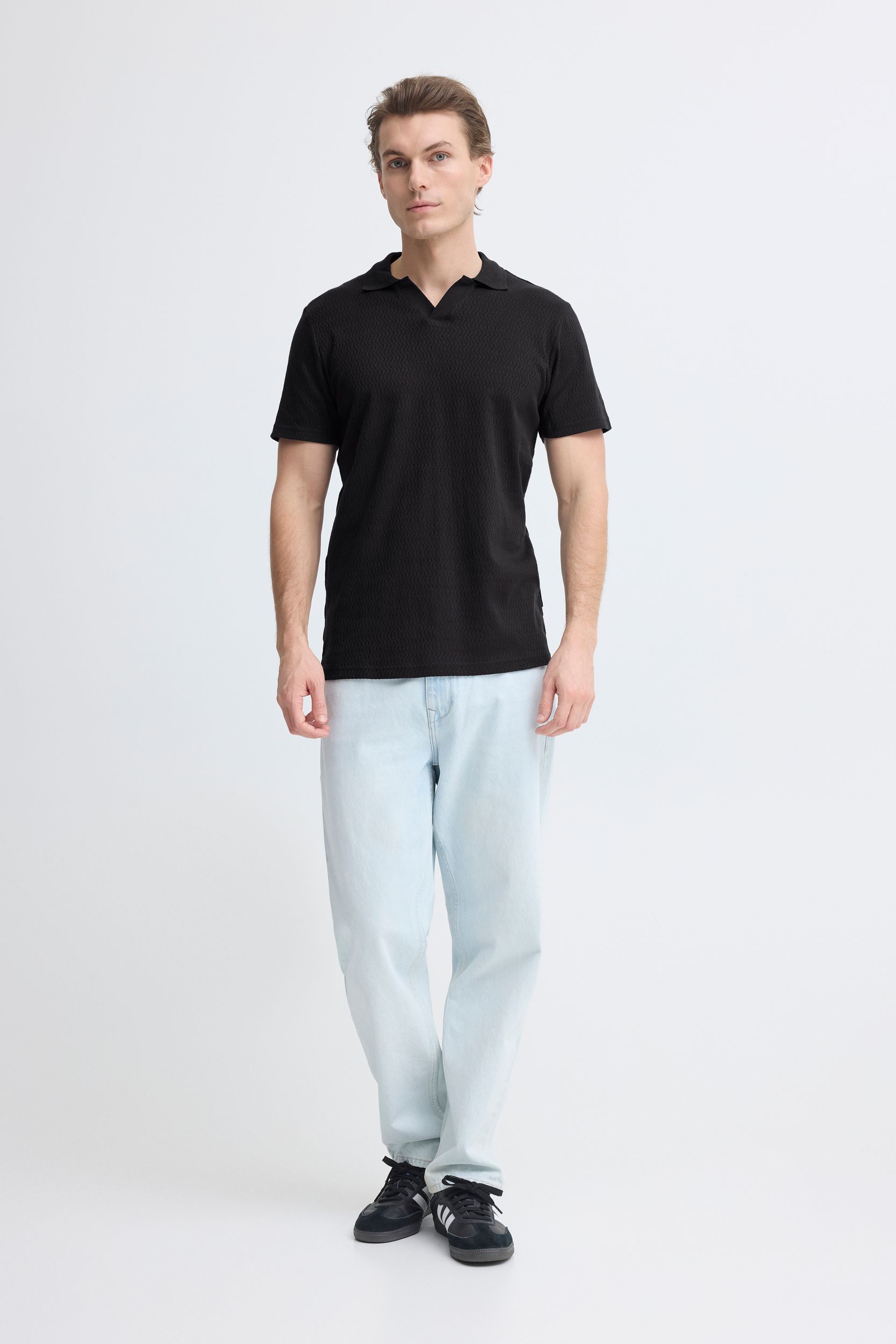 20720420-193911_193911_5.jpg Stilvolles Kurzarmshirt V-Ausschnitt Polokragen Casual