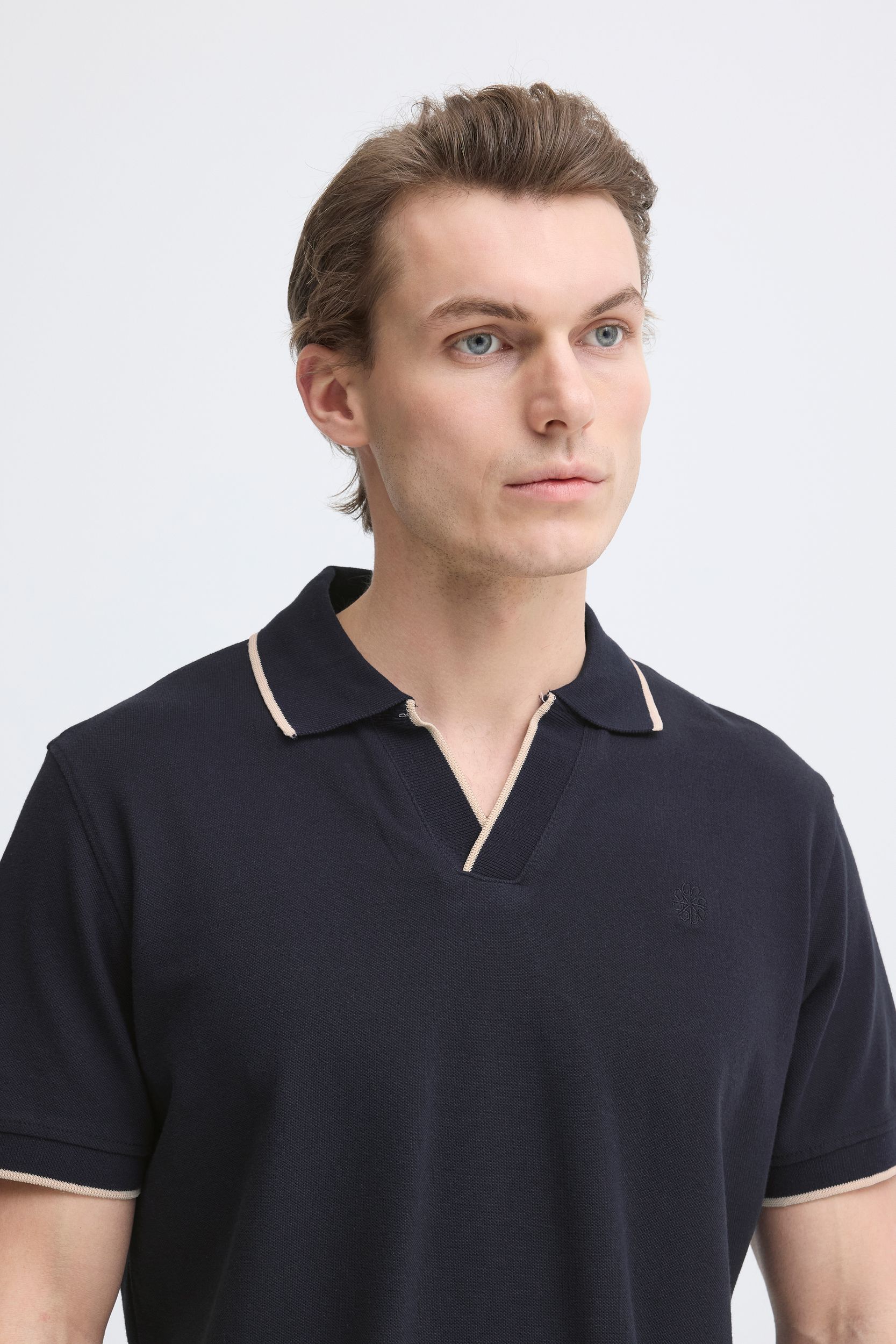 20720432-194011_194011_4.jpg Kurzarm Poloshirt Einfarbig V-Ausschnitt Polokragen
