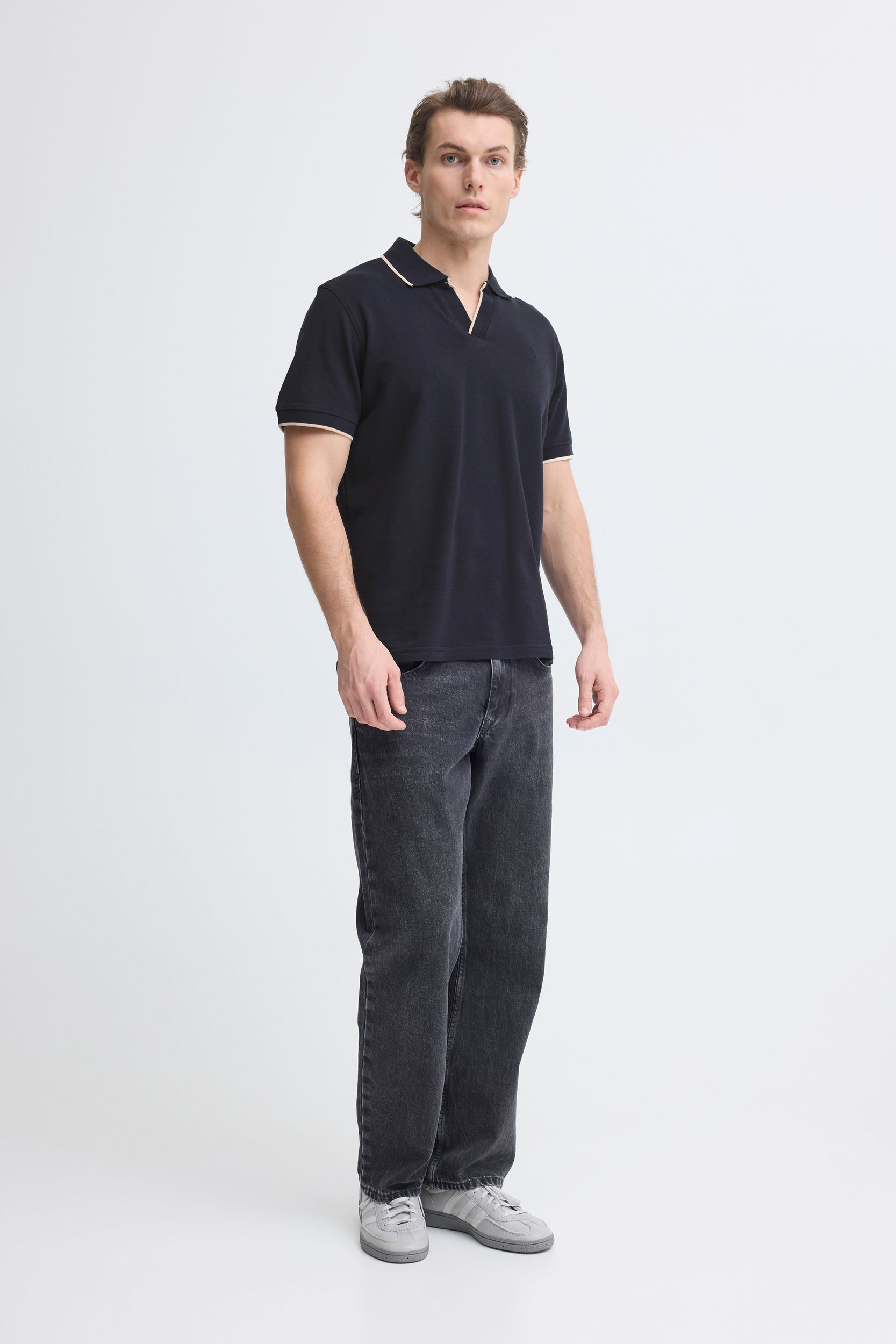 20720432-194011_194011_5.jpg Kurzarm Poloshirt Einfarbig V-Ausschnitt Polokragen
