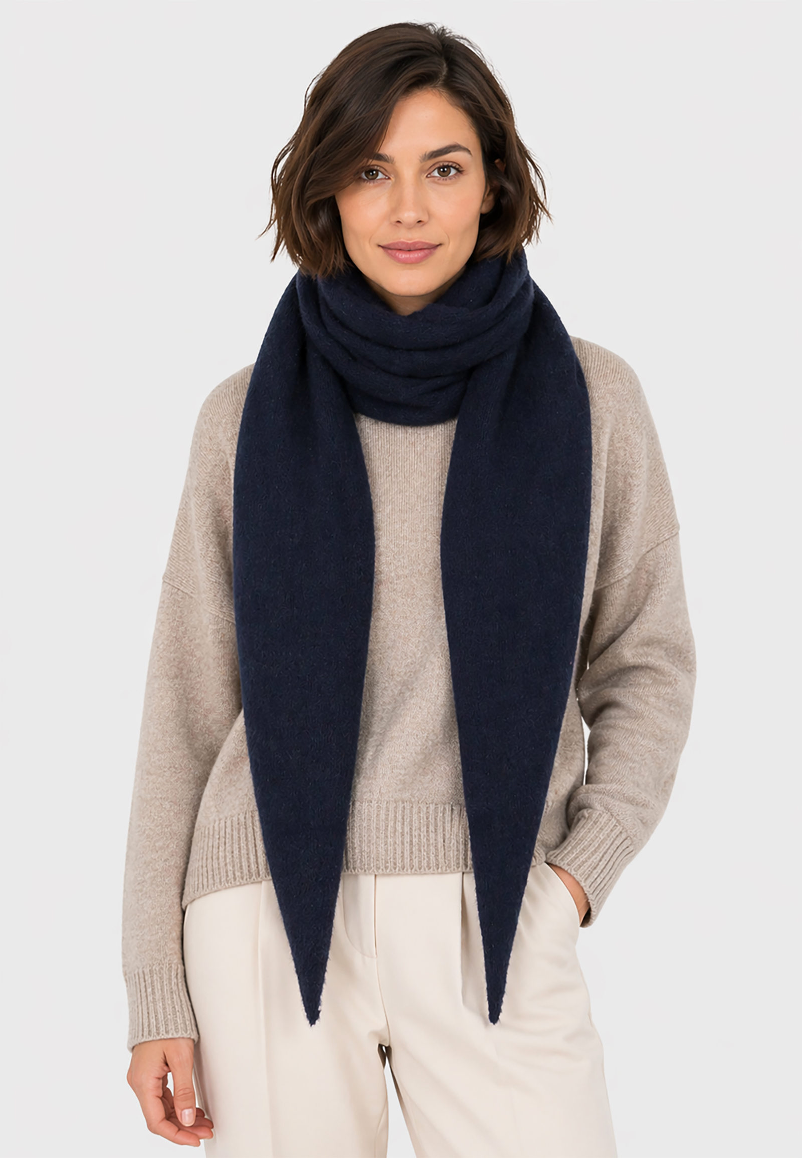 Leichter Strickschal Vielfältig Kombinierbar Moderner Stil Leichter Strickschal Vielfältig Kombinierbar Moderner Stil