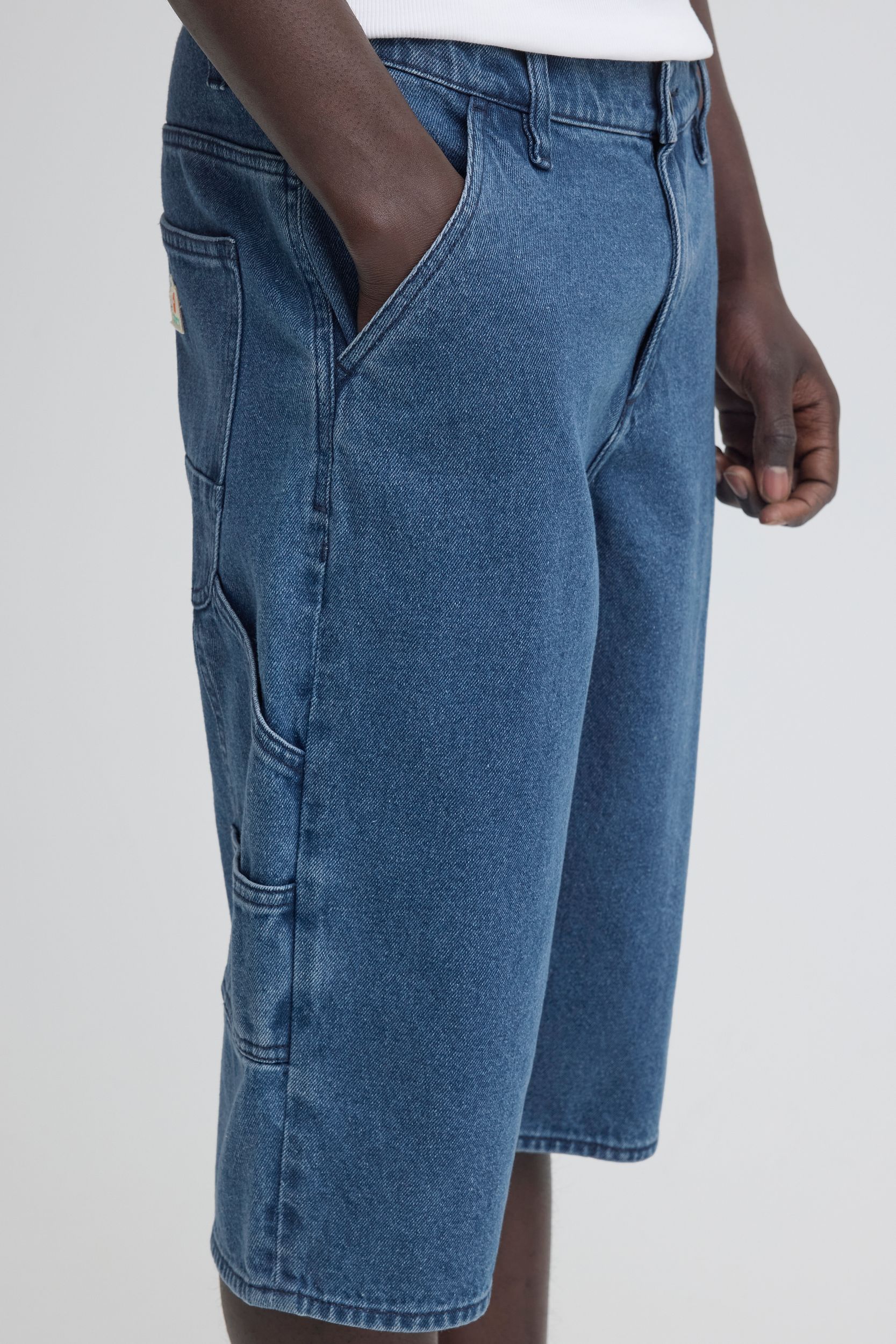 20720823-200291_200291_4.jpg Lockere Knielange Jeansshorts Verdeckter Zip-Fly Sommer