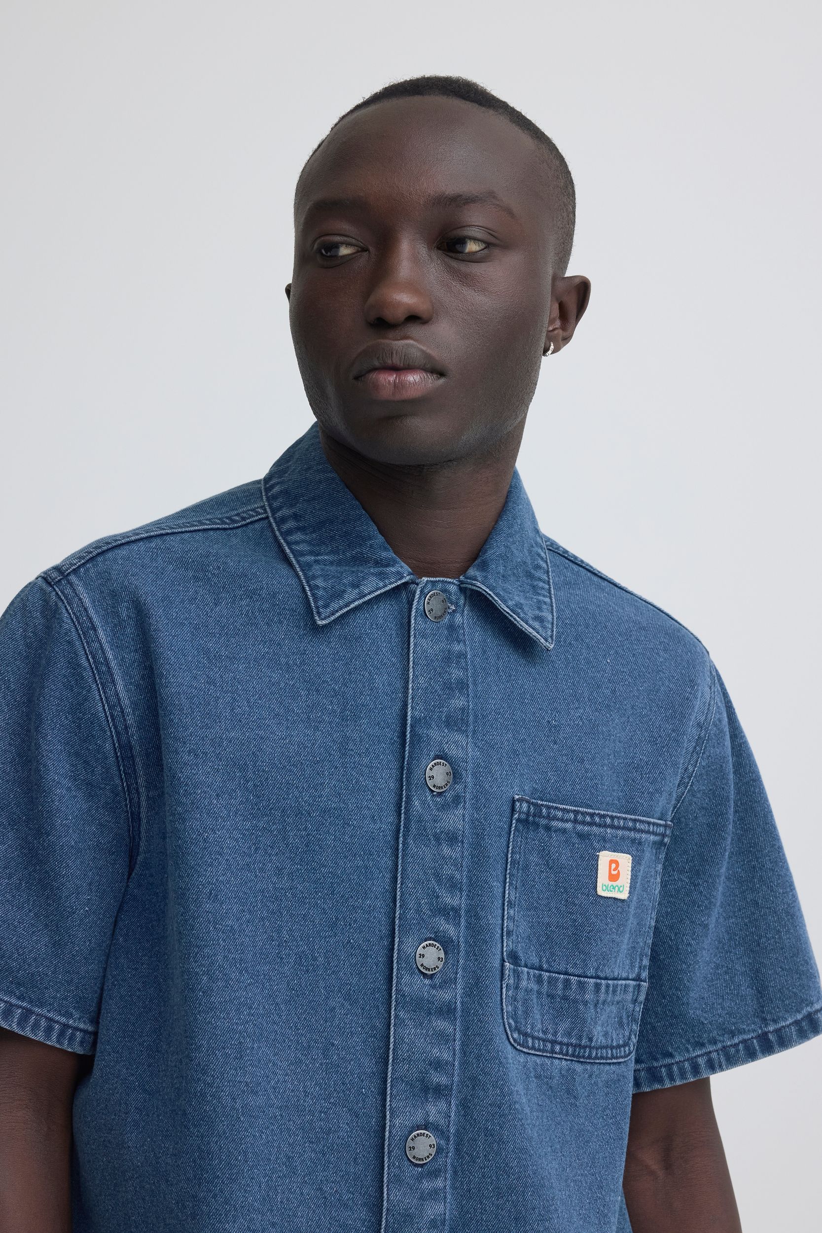 20720822-200291_200291_4.jpg Kurzarm Shirt mit Knopfleiste Kentkragen Loose Fit Denim