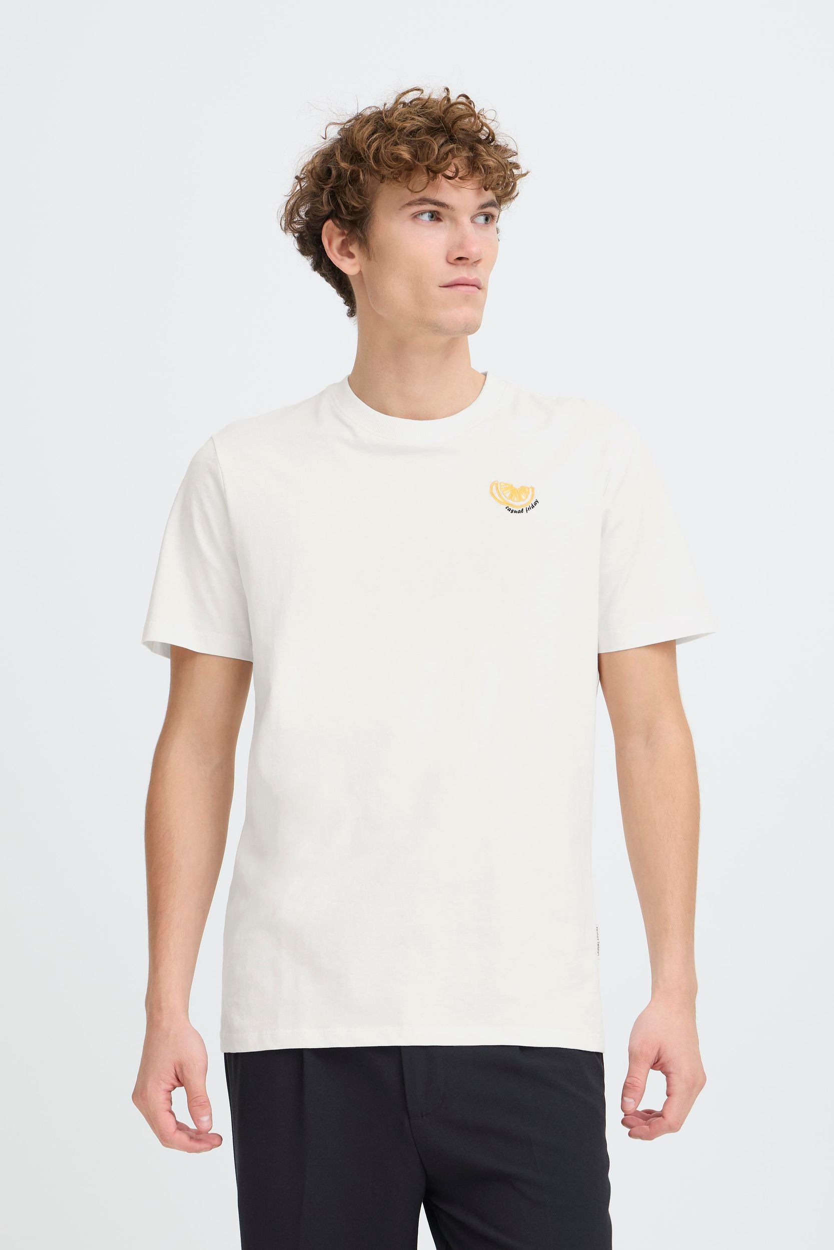 20506202_110602_500.jpg Kurzarm-Shirt mit Rundhals und Stickerei-Detail Allrounder