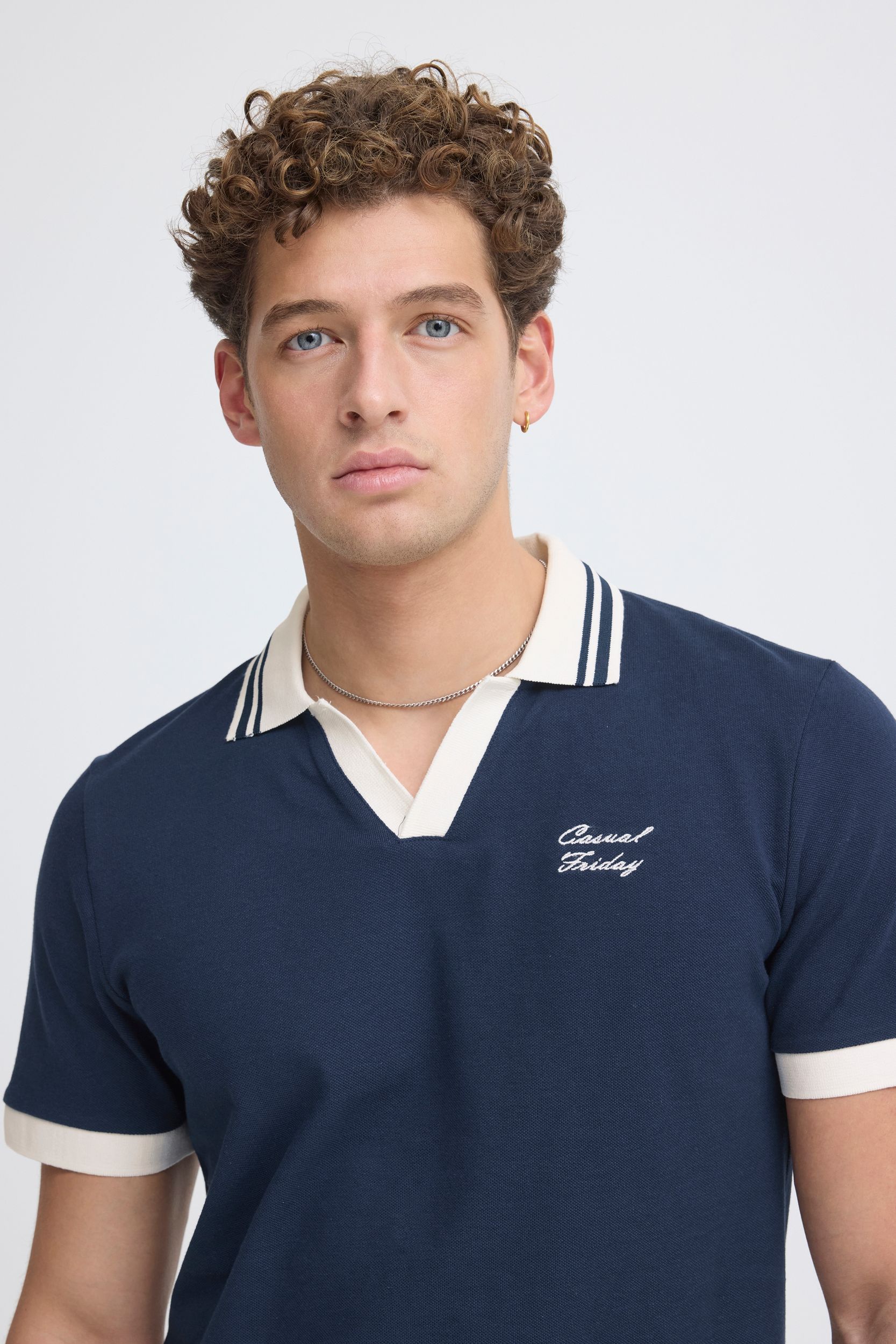 20506207_193923_350.jpg Modernes Poloshirt Polokragen V-Ausschnitt Einfarbig