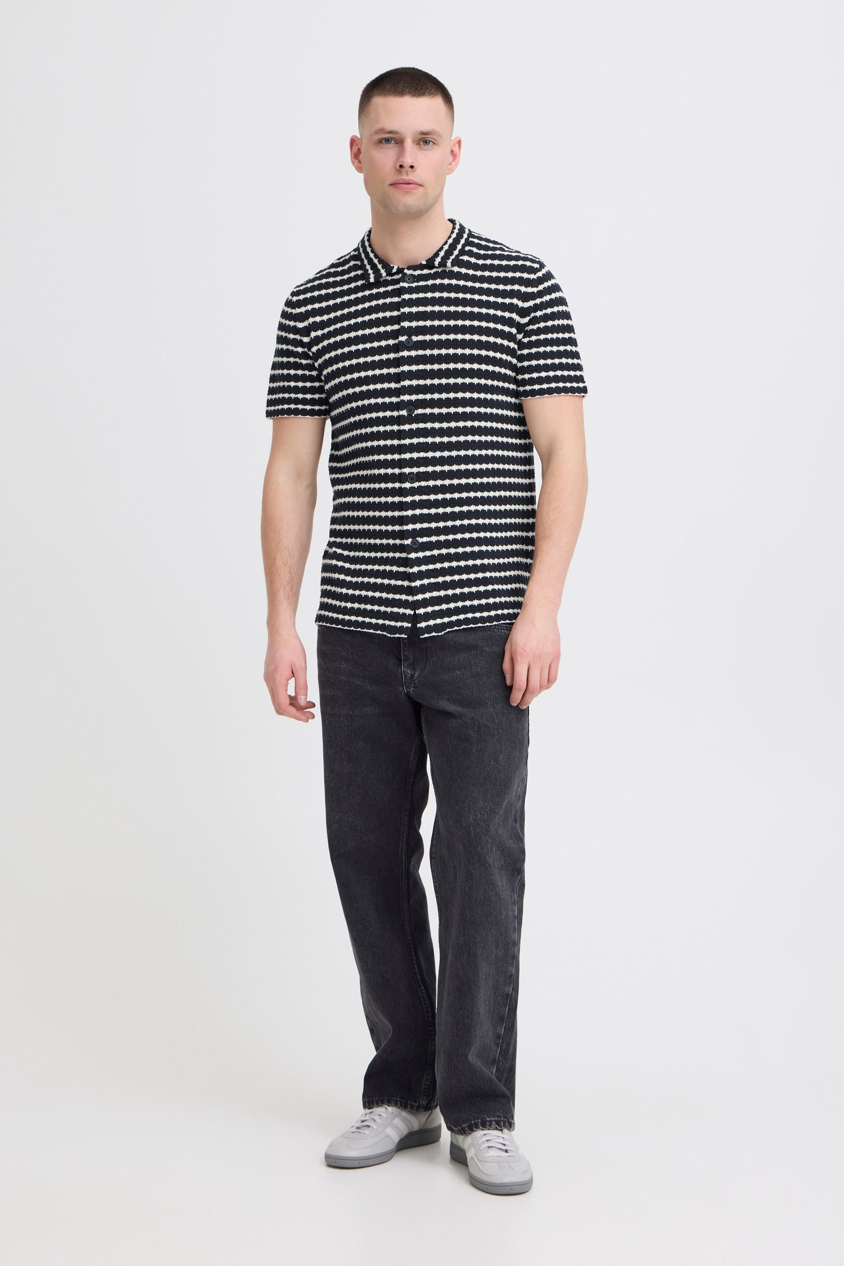 20720764-900007659_900007659_5.jpg Bequemes Kurzarmshirt Knopfleiste Einfarbig Polokragen