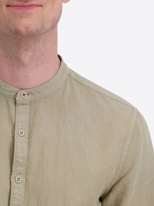 Timezone Timezone Einfarbiges Langarmhemd Stehkragenhemd Knopfleiste – Khaki, Bild 3