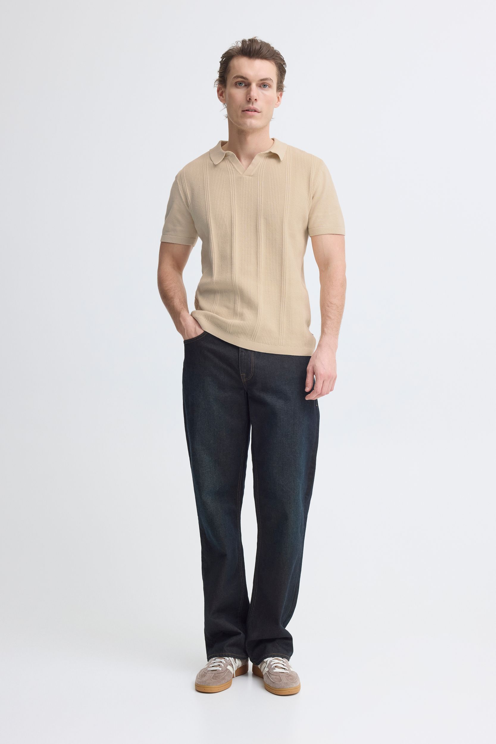 20720440-141107_141107_5.jpg Stilvolles Kurzarm Poloshirt V-Ausschnitt Kent Casual