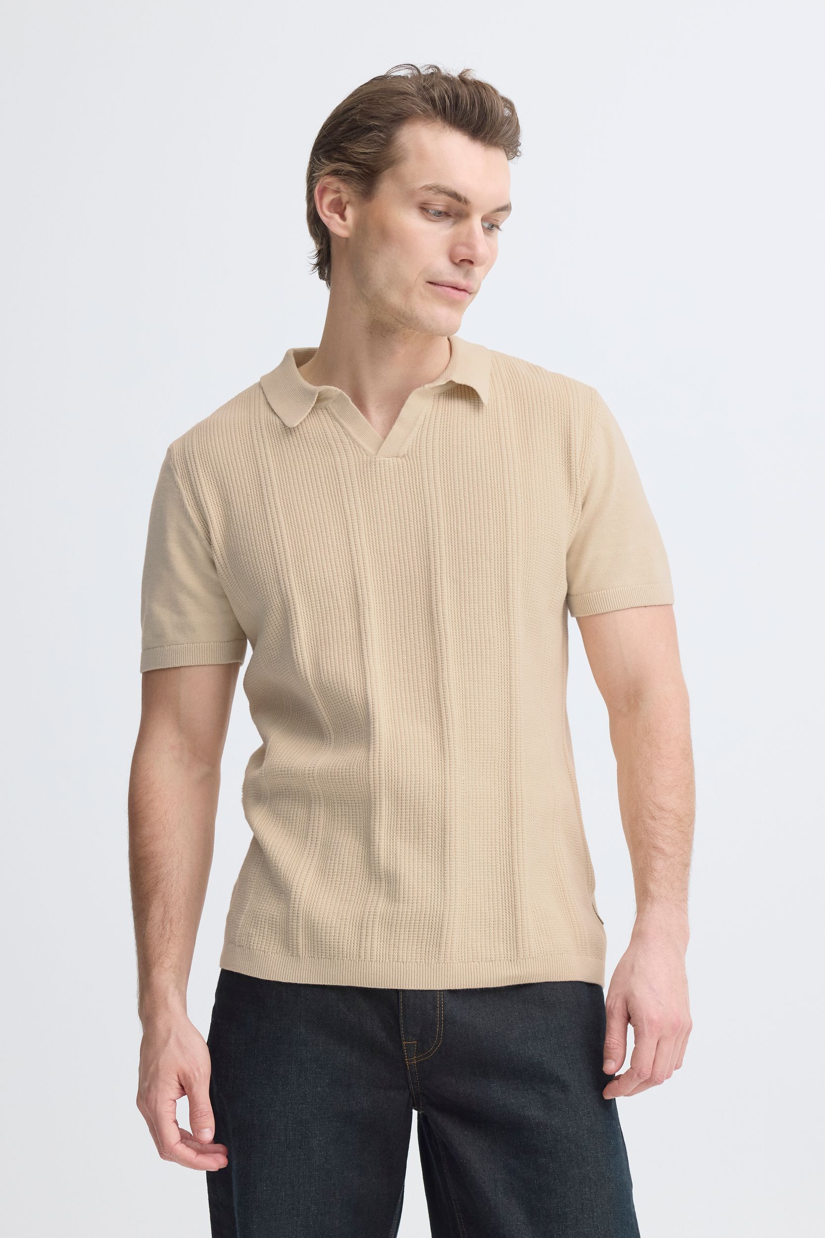 20720440-141107_141107_6.jpg Stilvolles Kurzarm Poloshirt V-Ausschnitt Kent Casual