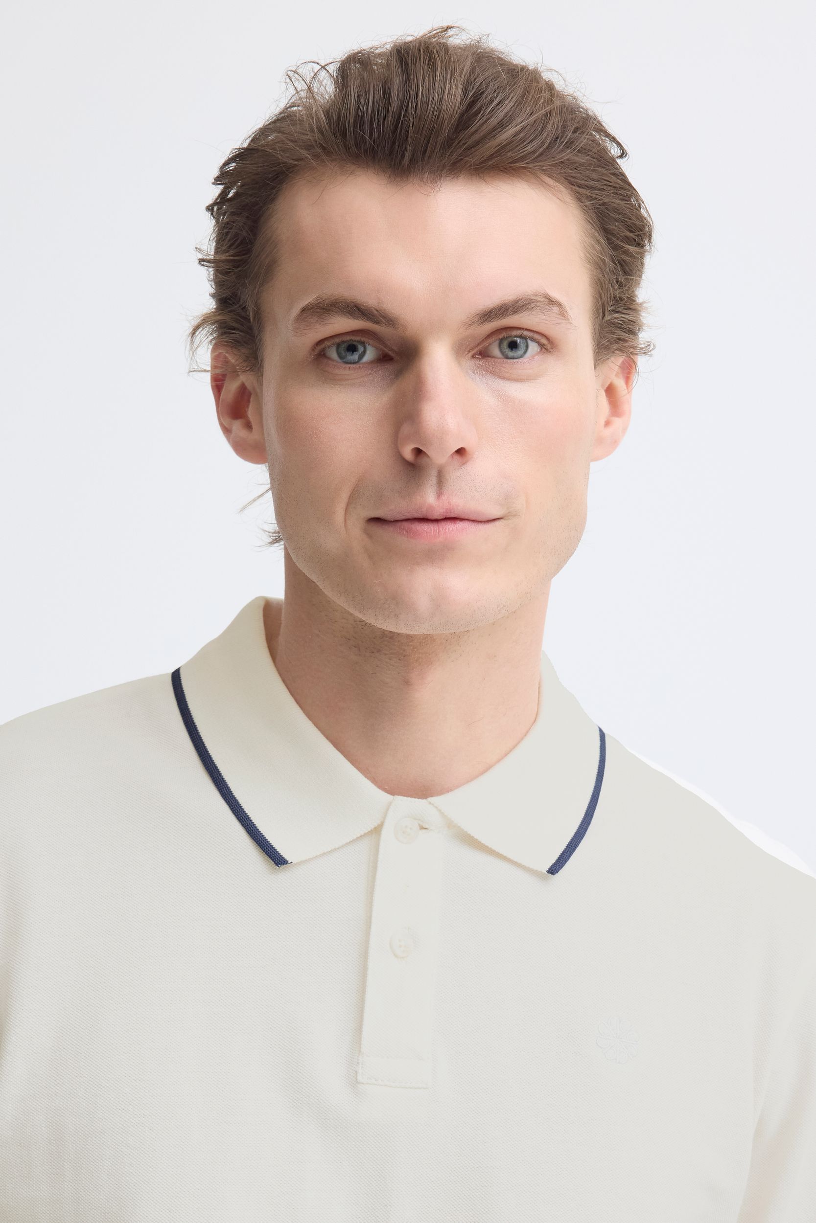 20720425-110602_110602_4.jpg Kurzarm Poloshirt Knopfverschluss Rundhals Sticklogo