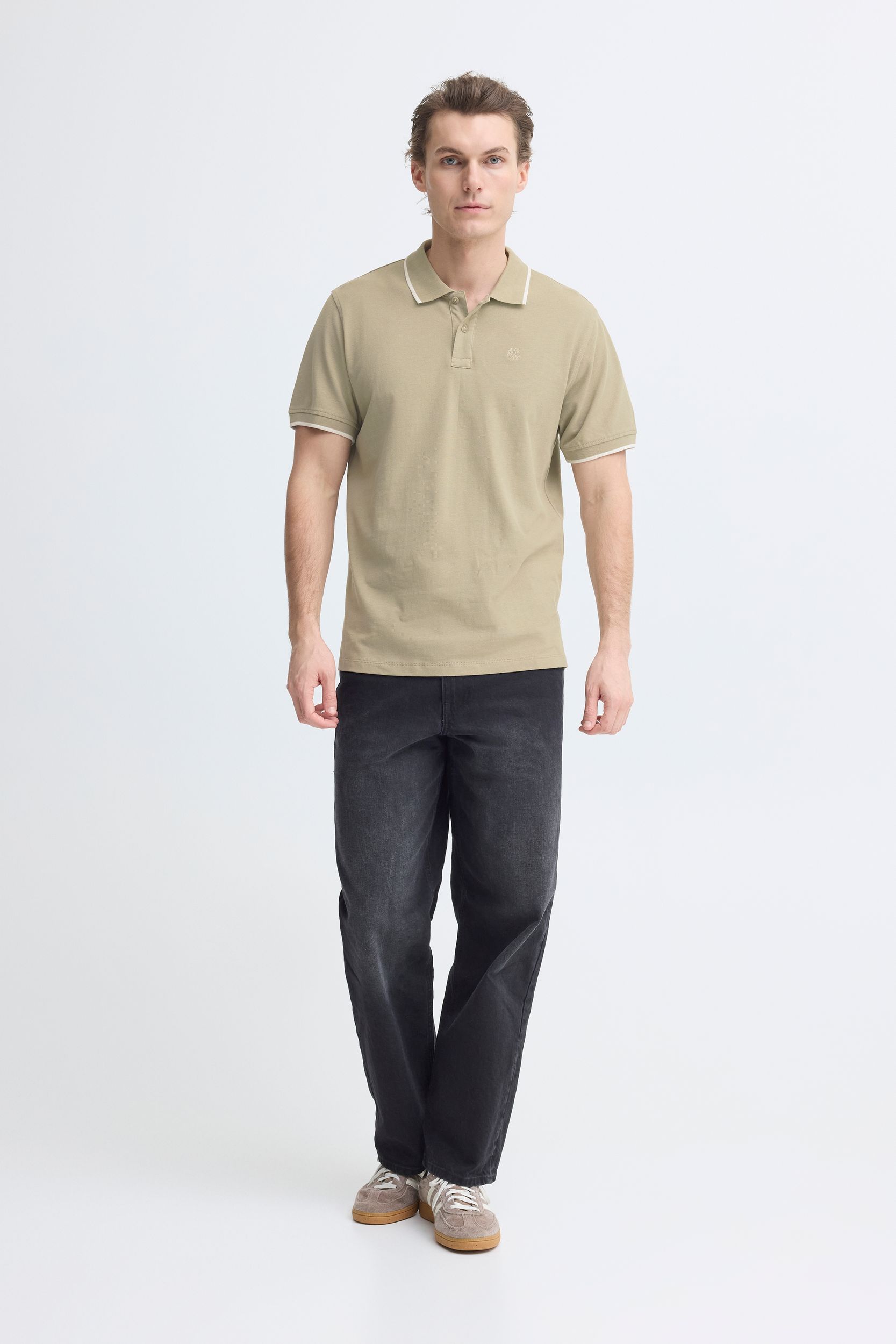 20720425-171108_171108_5.jpg Kurzarm Poloshirt Knopfverschluss Rundhals Sticklogo