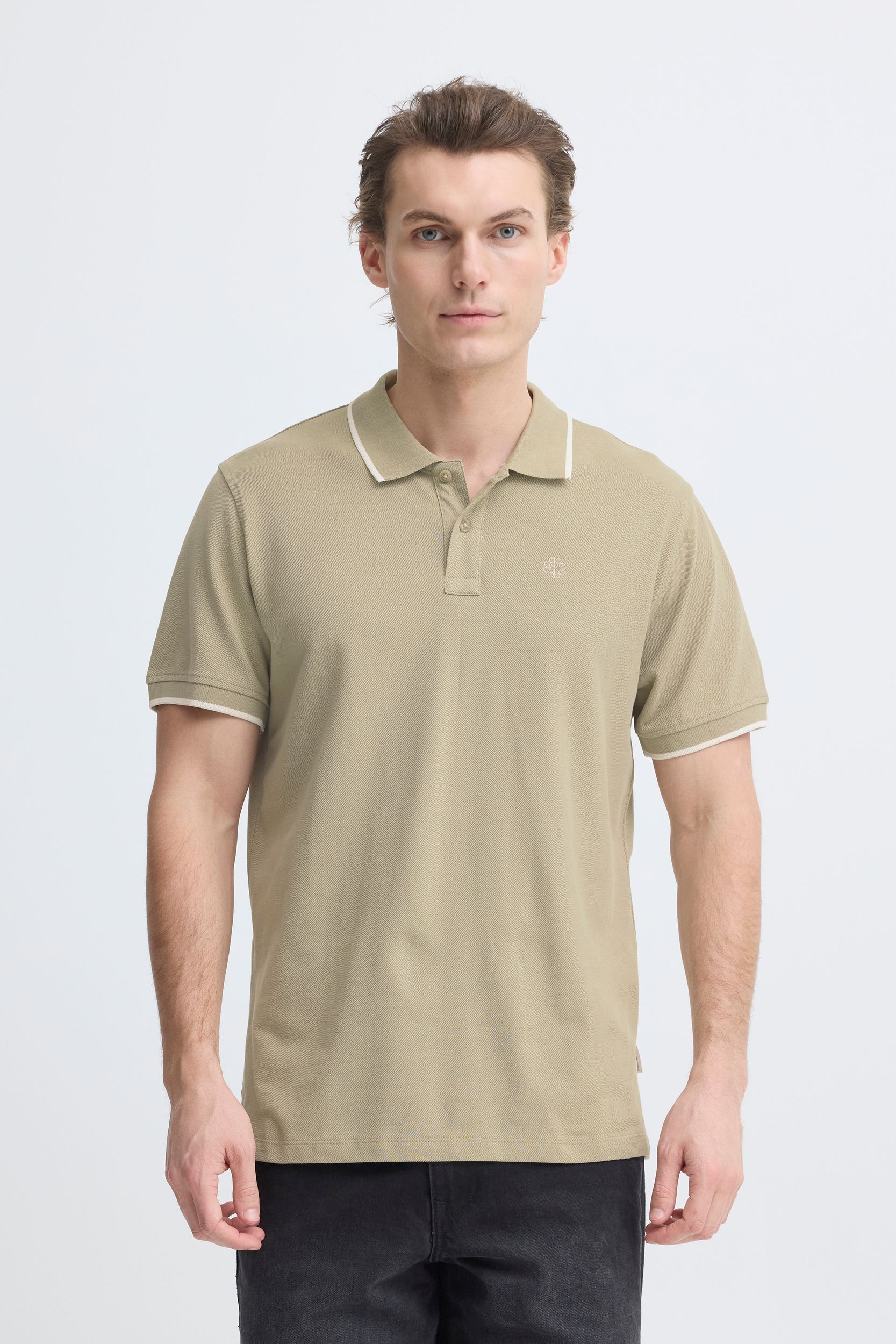 20720425-171108_171108_6.jpg Kurzarm Poloshirt Knopfverschluss Rundhals Sticklogo