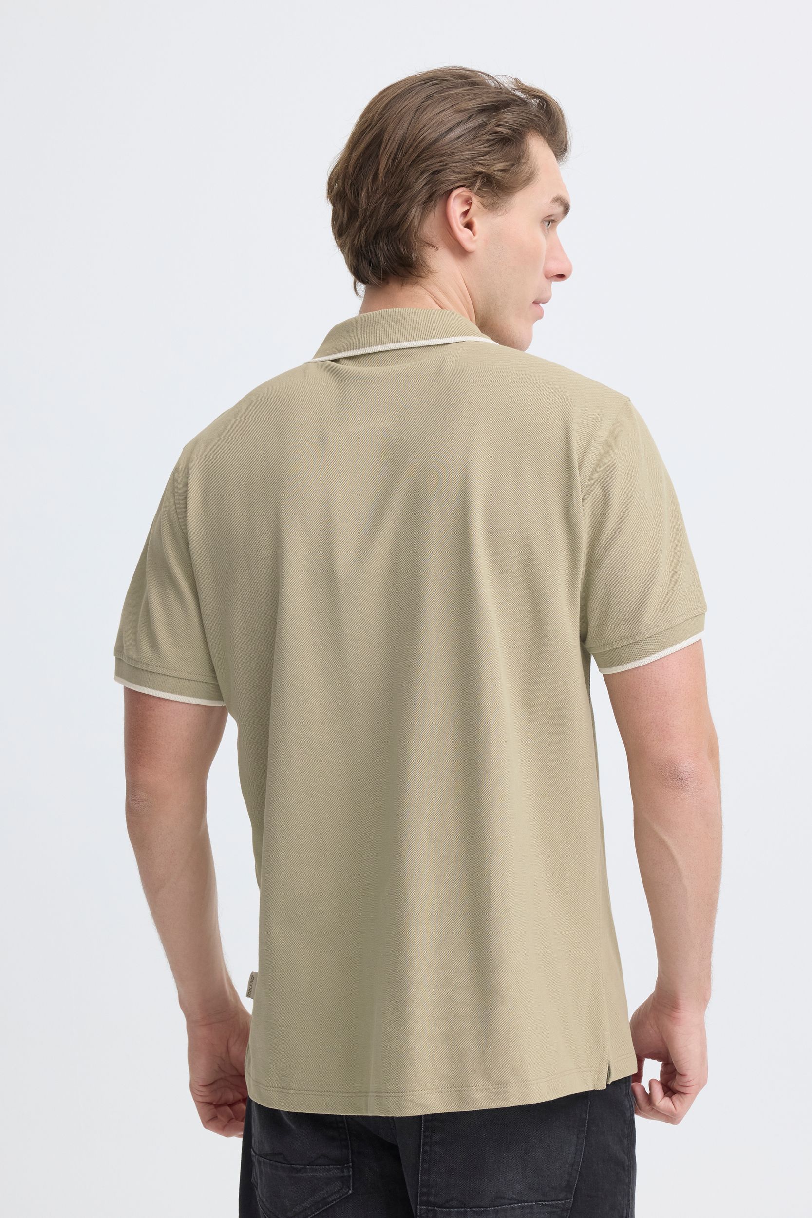 20720425-171108_171108_7.jpg Kurzarm Poloshirt Knopfverschluss Rundhals Sticklogo
