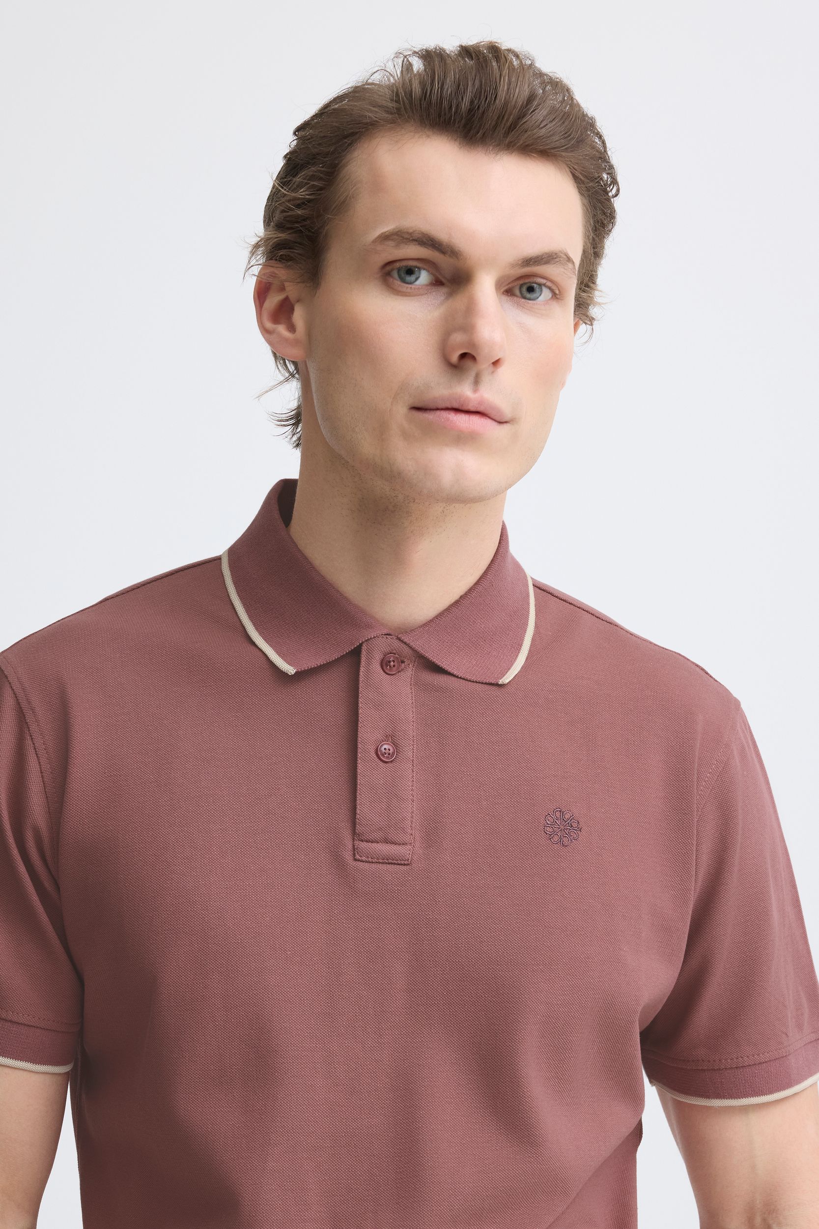 20720425-181420_181420_4.jpg Kurzarm Poloshirt Knopfverschluss Rundhals Sticklogo