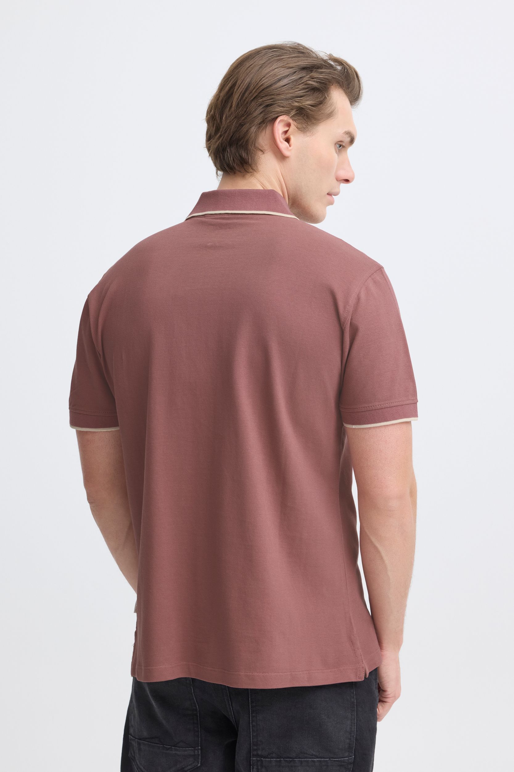 20720425-181420_181420_7.jpg Kurzarm Poloshirt Knopfverschluss Rundhals Sticklogo