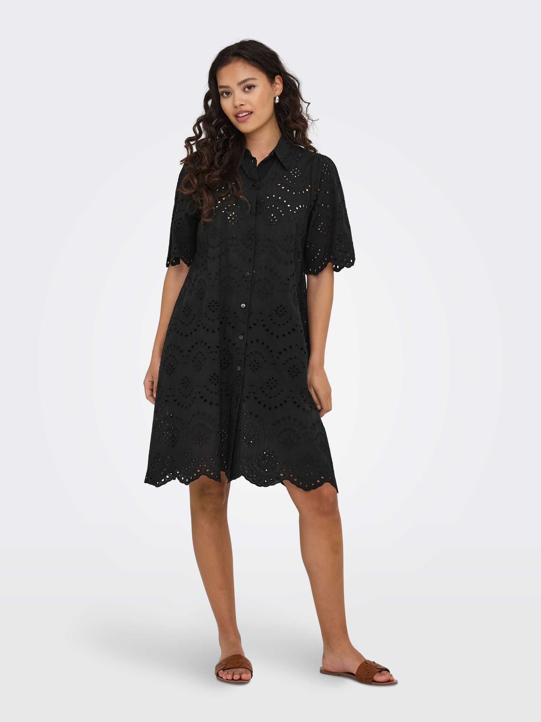 15357653_4855519_5.jpg Stilvolles Kleid Lochstickerei Kurzarm Knopfleiste