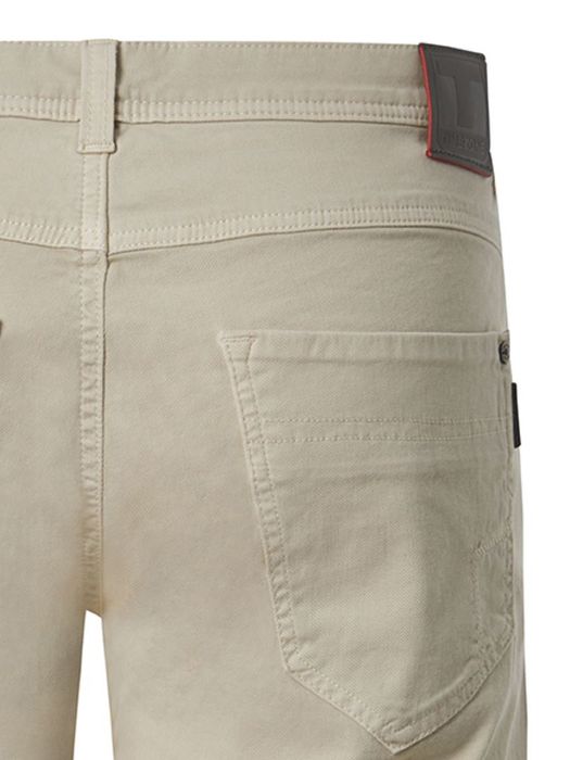 Timezone Timezone Slim Fit Shorts verdeckter Zip Fly 5-Pockets – Beige, Bild 3