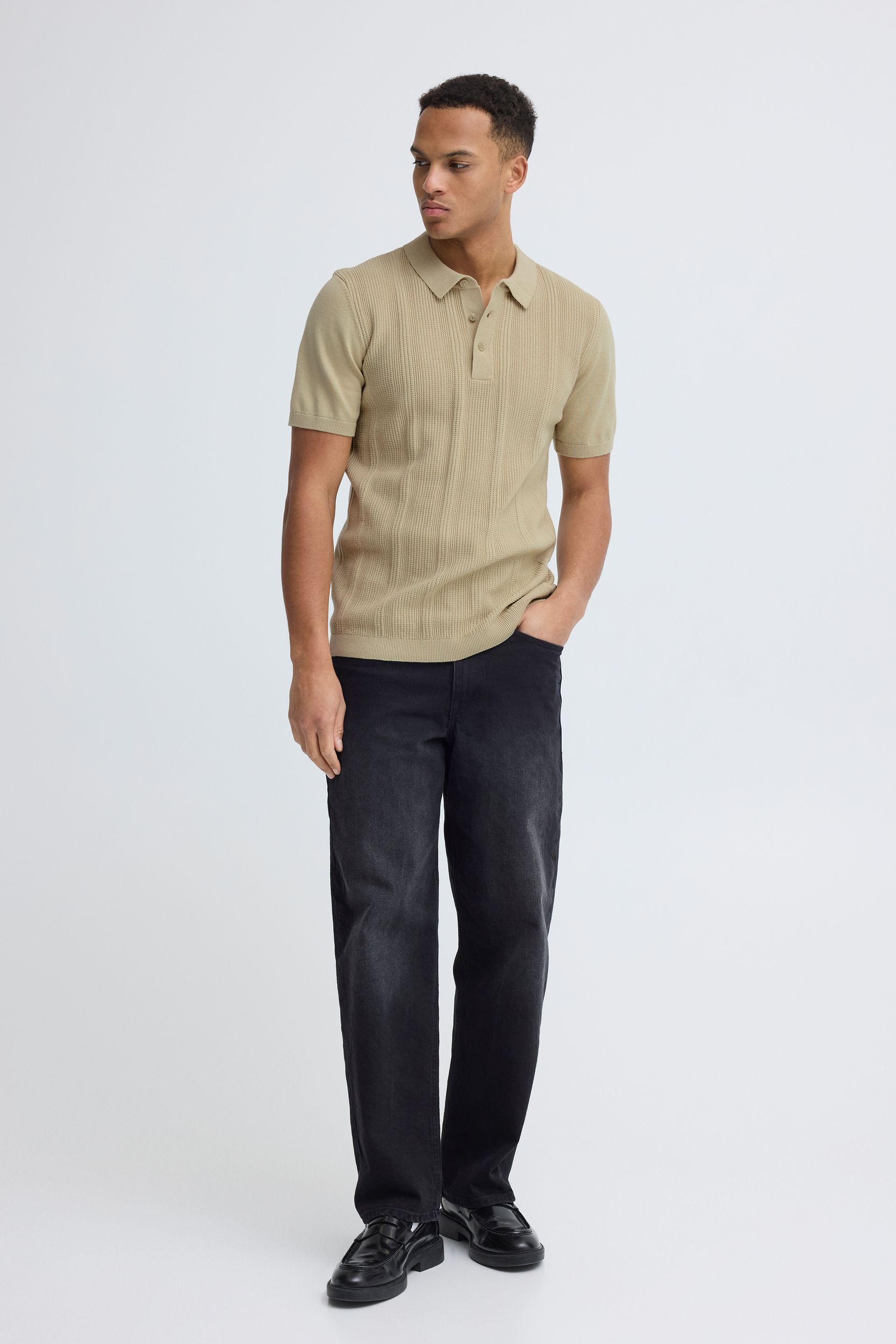 20720438-146308_146308_5.jpg Stilvolles Kurzarm Strickpoloshirt Regular Fit Einfarbig