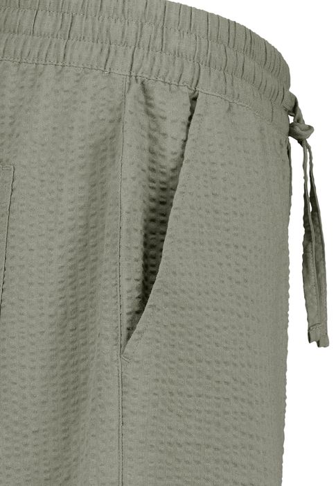 Sublevel Sublevel Einfarbige Shorts Eingrifftaschen Elastischer Bund – Grün, Bild 6