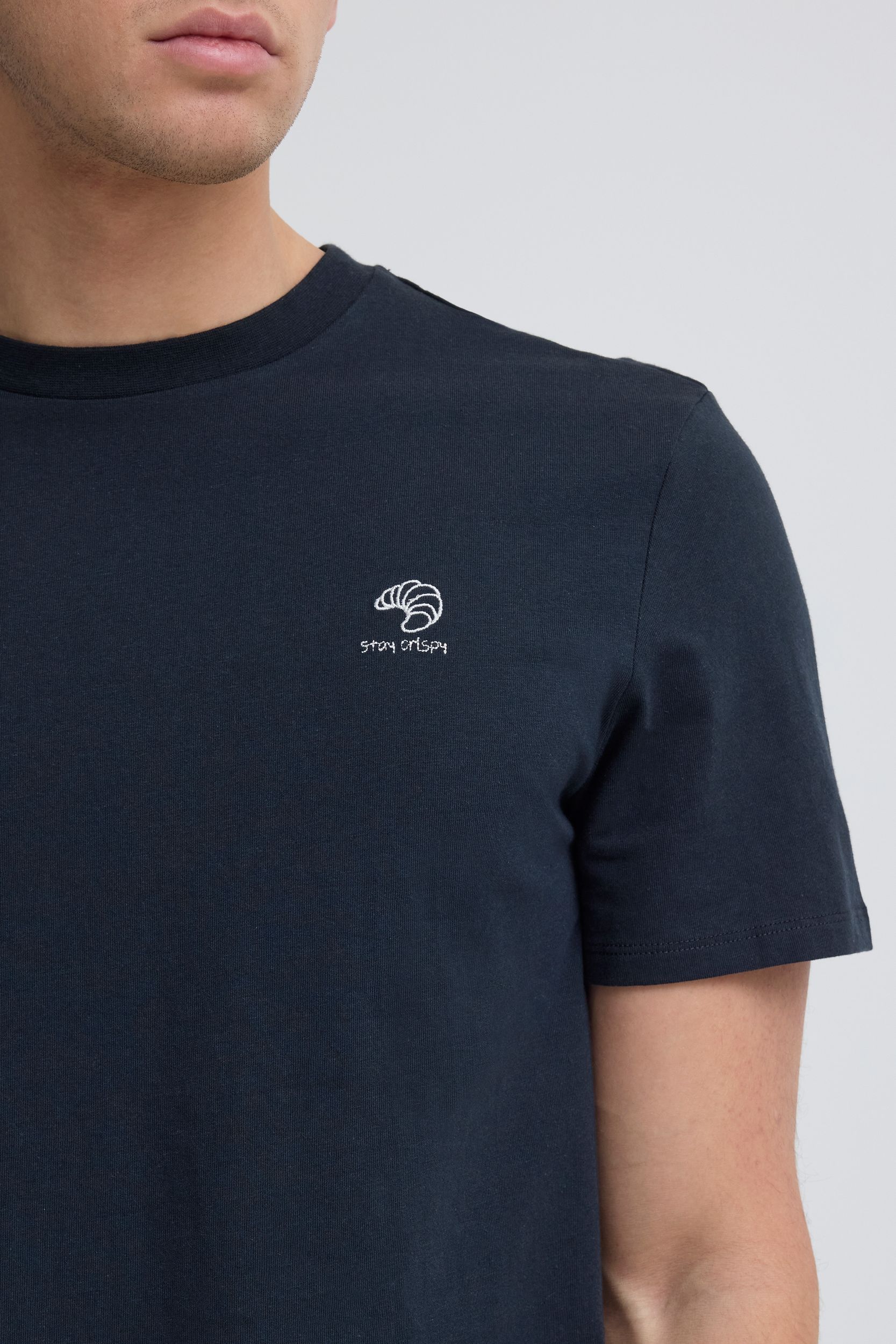 20506356_194013_360.jpg Kurzarm T-Shirt Stickerei Rundhalsausschnitt Regular Fit