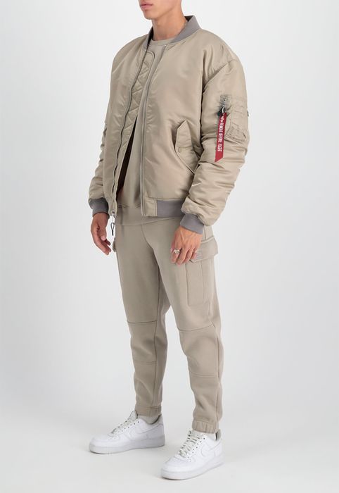 Alpha Industries Bomberjacke Loose Fit Rippkragen Pattentaschen, Farbe: Beige