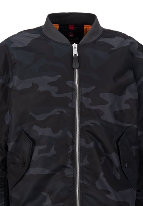 Alpha Industries Alpha Industries Bomberjacke Loose Fit Rippkragen Pattentaschen – Camouflage, Bild 3