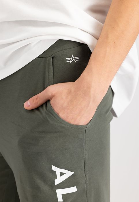 Alpha Industries Sweatshorts Regular Fit Kordelzug Logoprint Eingrifftaschen – Grün, Bild 3