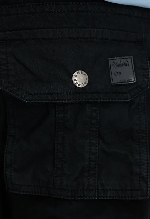 Alpha Industries Alpha Industries Cargo Shorts mit Eingrifftaschen und verdecktem – Schwarz, Bild 4
