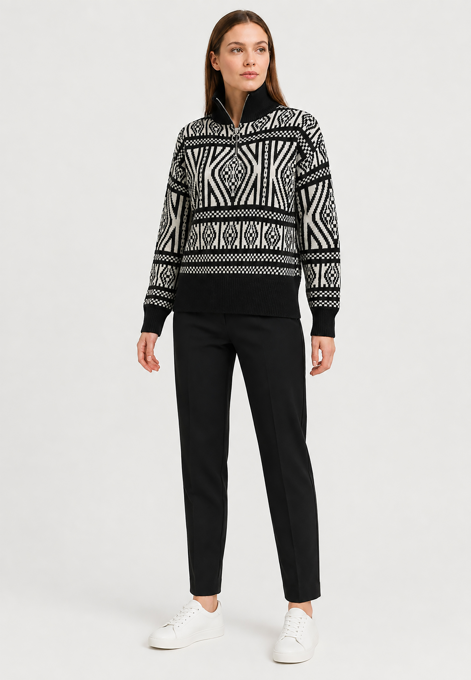 Stylischer Strickpullover Stehkragen Reißverschluss Stylischer Strickpullover Stehkragen Reißverschluss