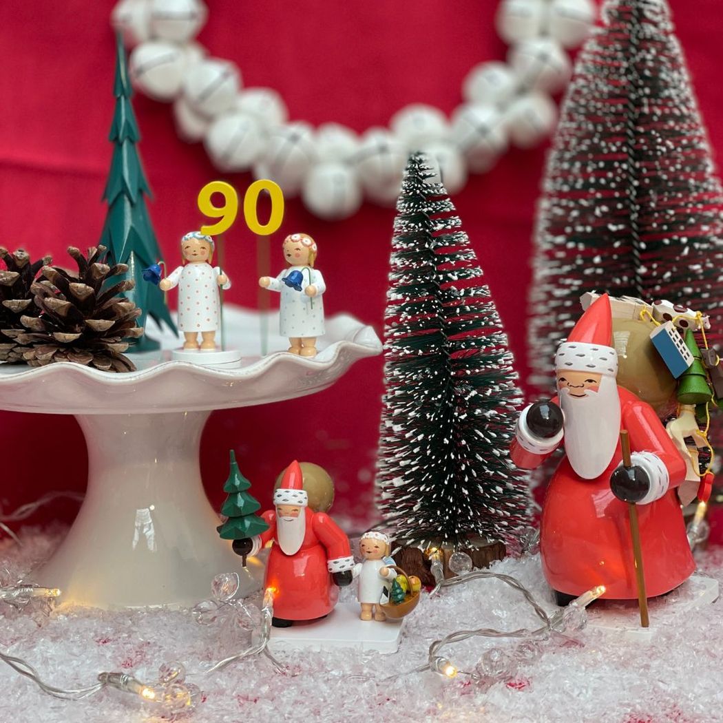 Weihnachtsmann mit Baum und Engel 5301/7 von Wendt & Kühn Weihnachtsmann mit Baum und Engel 5301/7 von Wendt & Kühn
